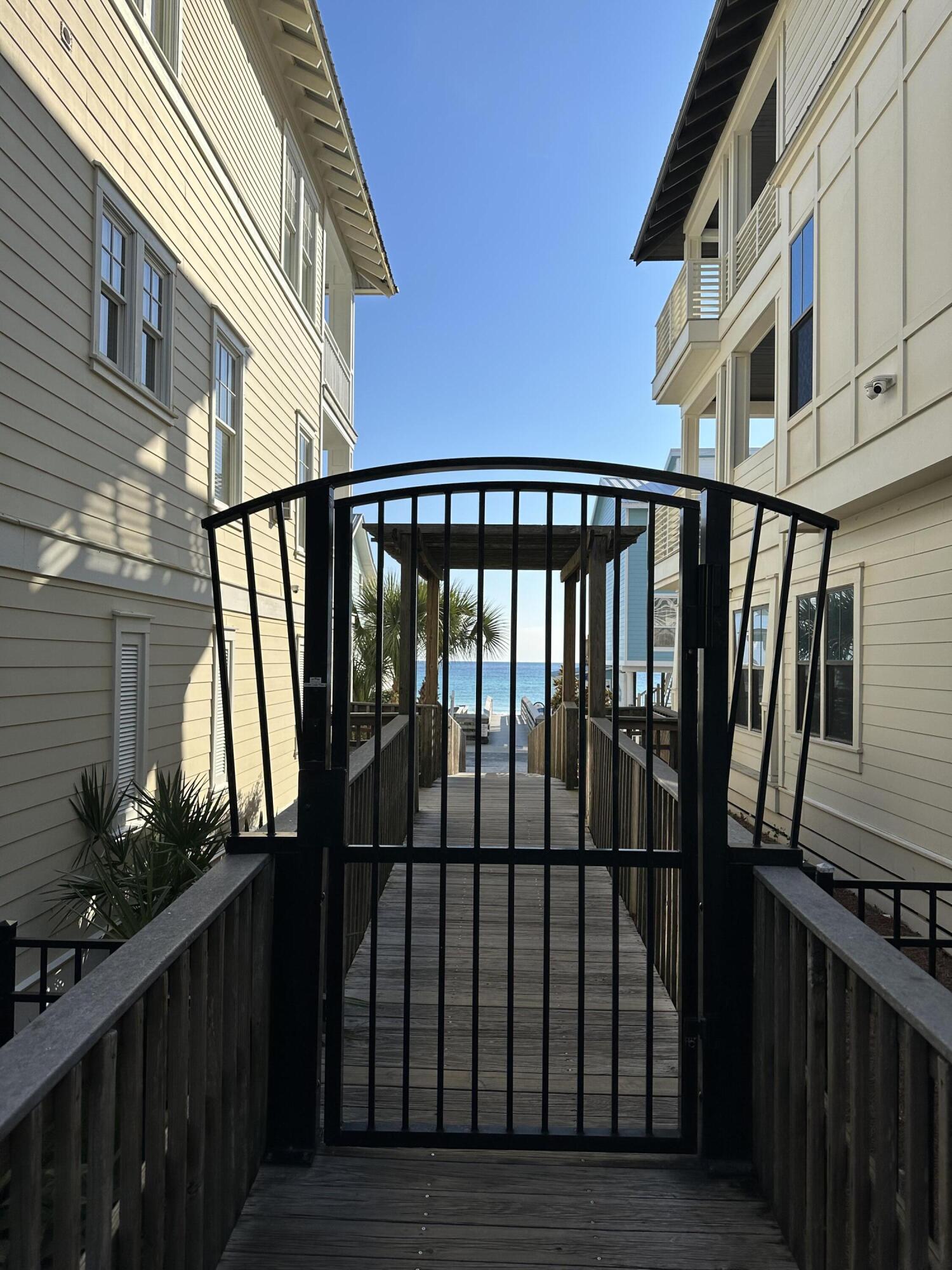 SUMMER'S EDGE - Residential