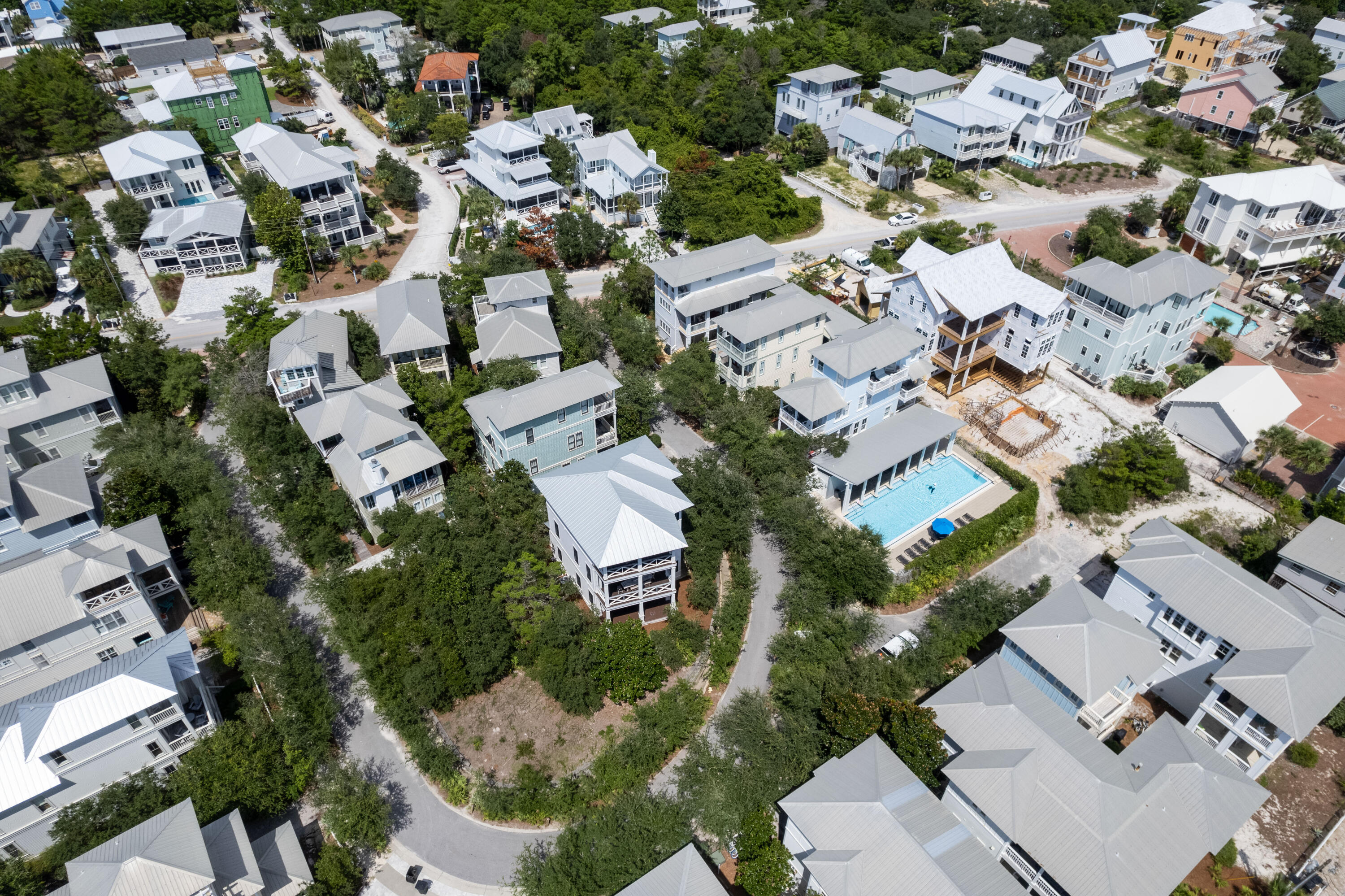 SUMMER'S EDGE - Residential