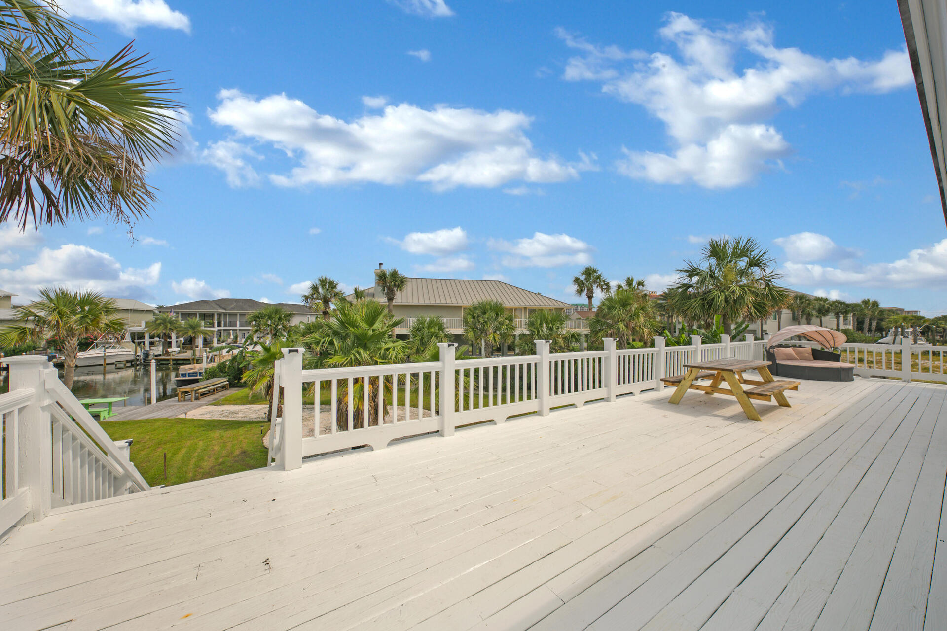 HOLIDAY ISLE - Residential
