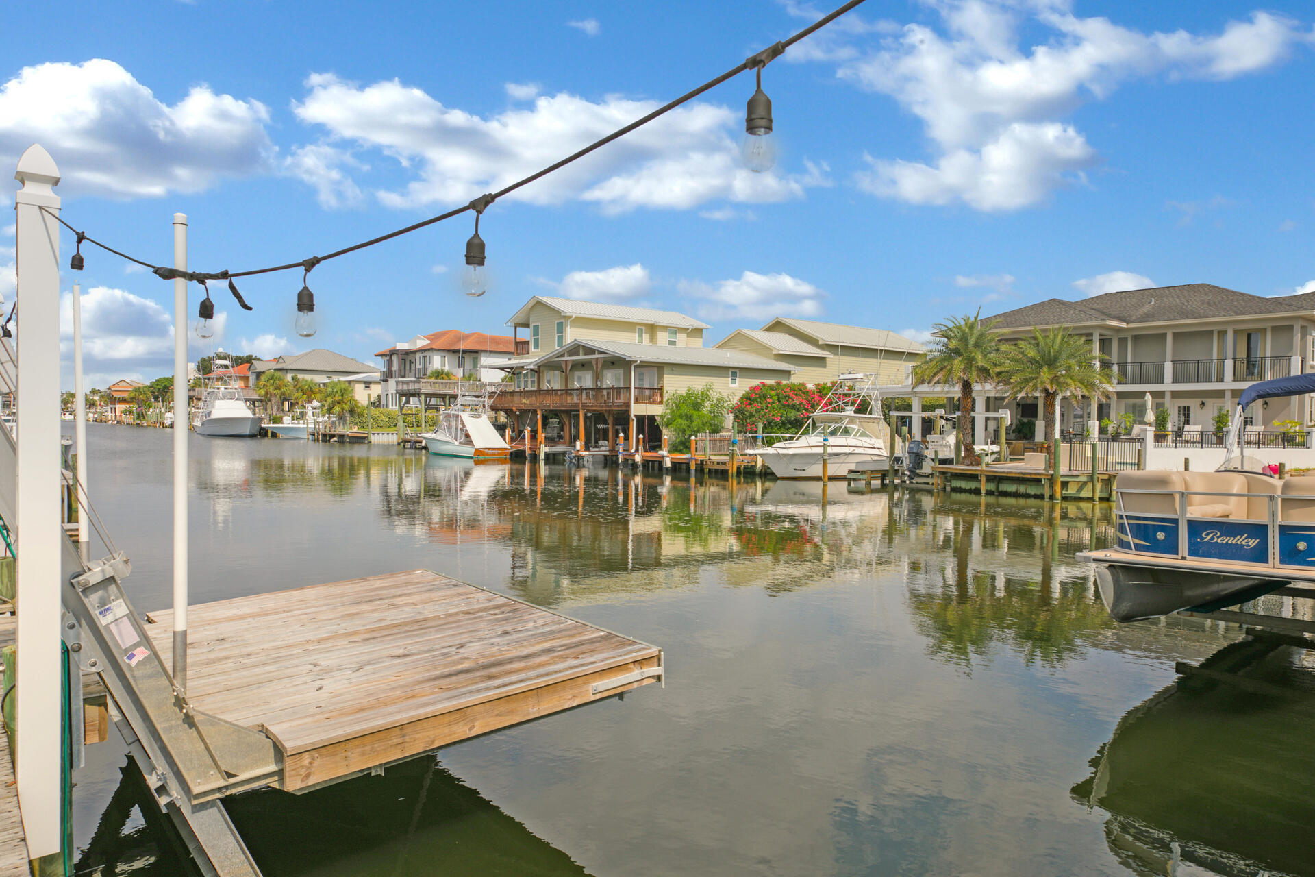 HOLIDAY ISLE - Residential