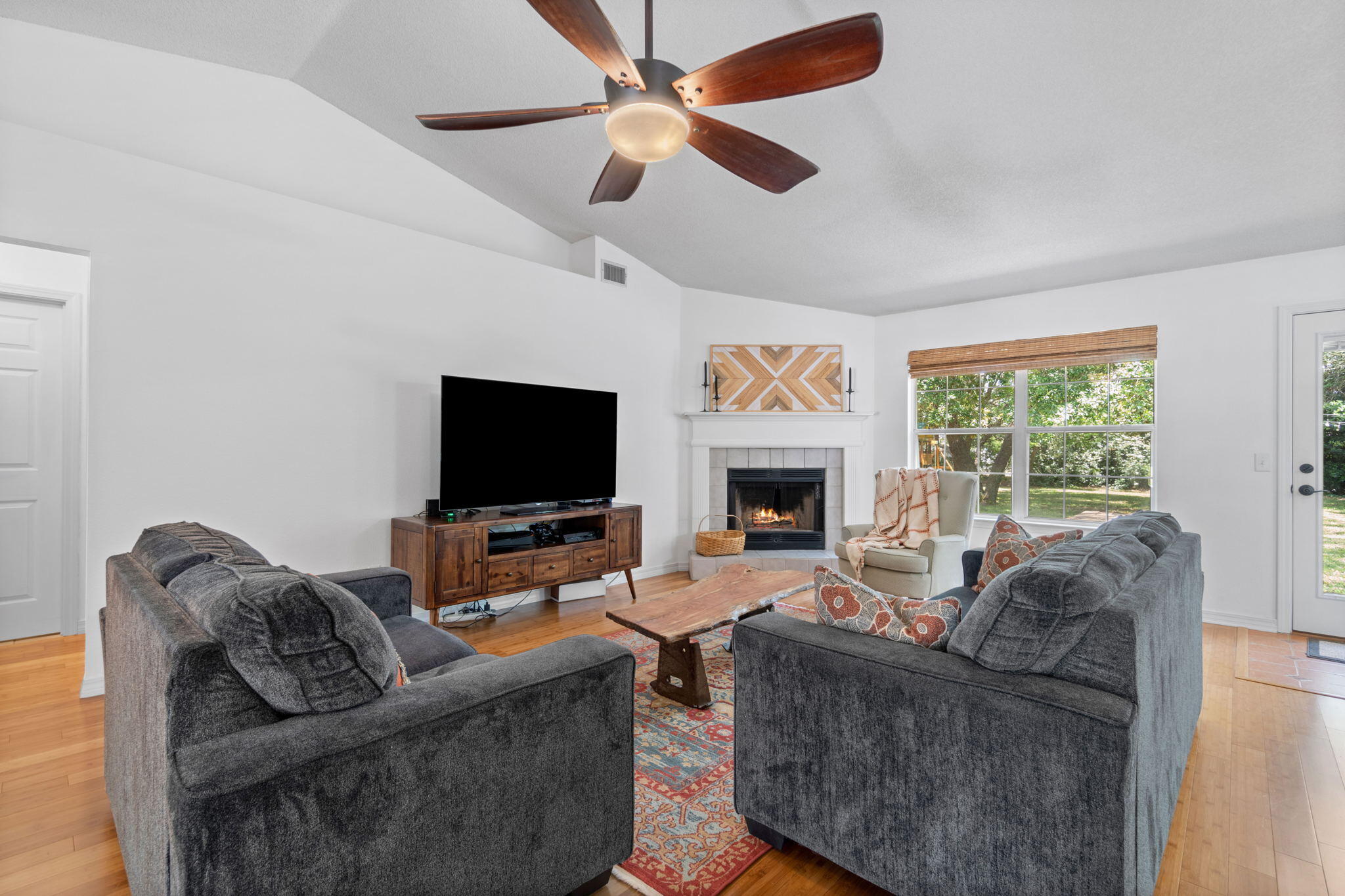 HOLLEY BY THE SEA - Residential