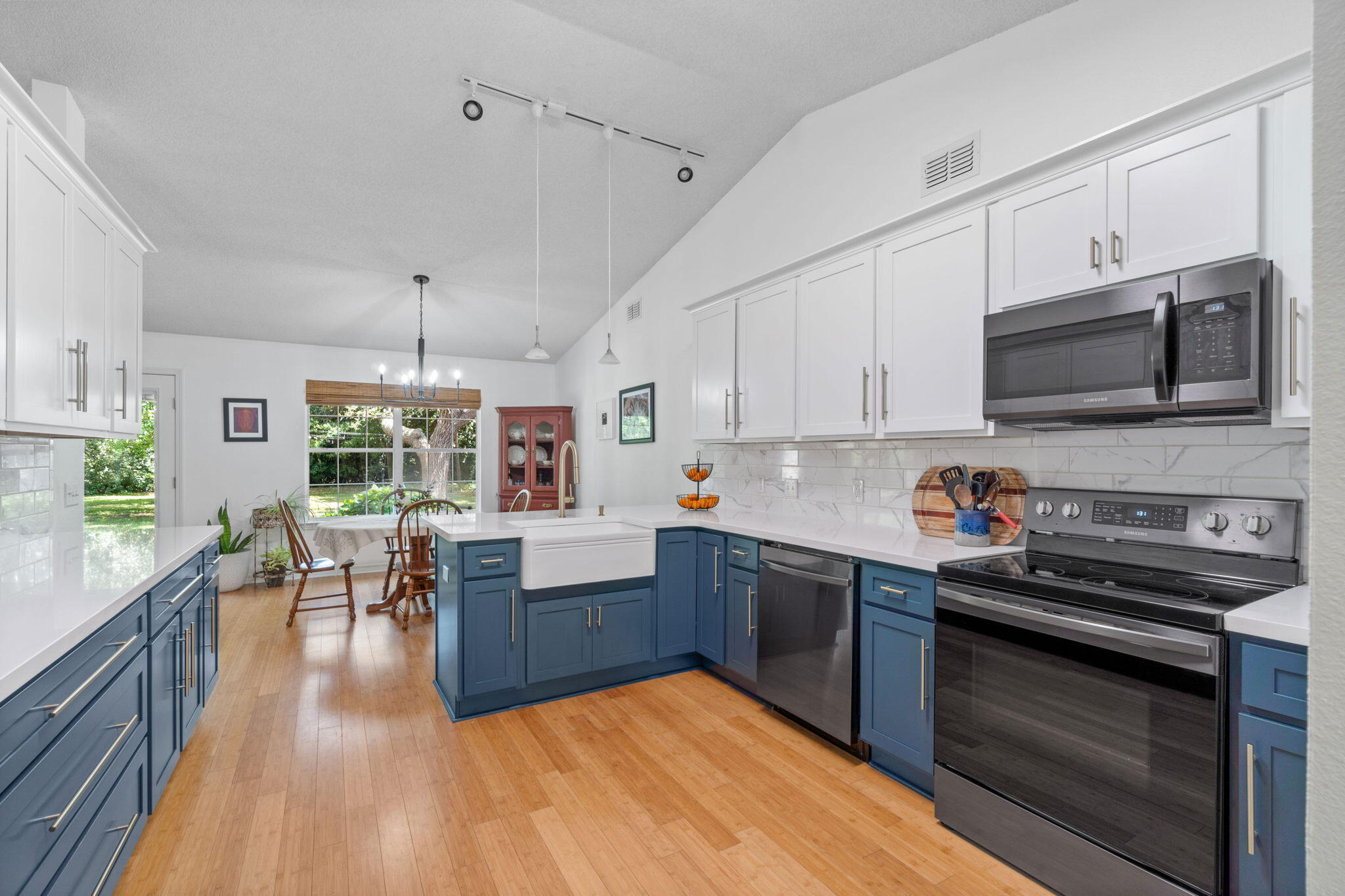 HOLLEY BY THE SEA - Residential