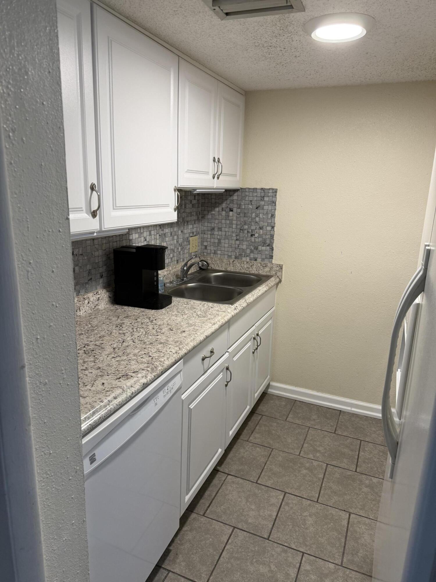 COLLEGE PARK CONDO - Residential
