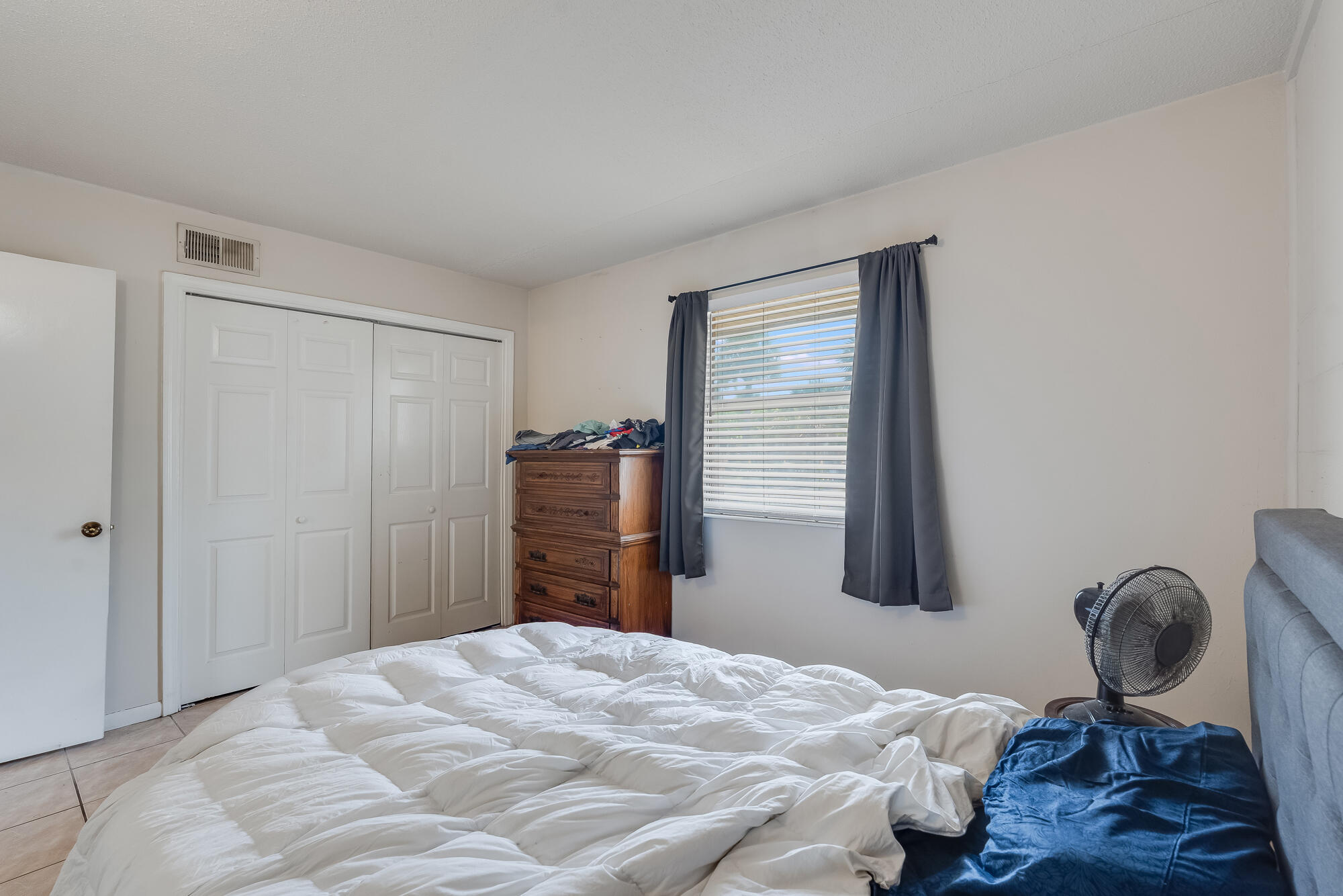 BREAKERS WEST - Residential