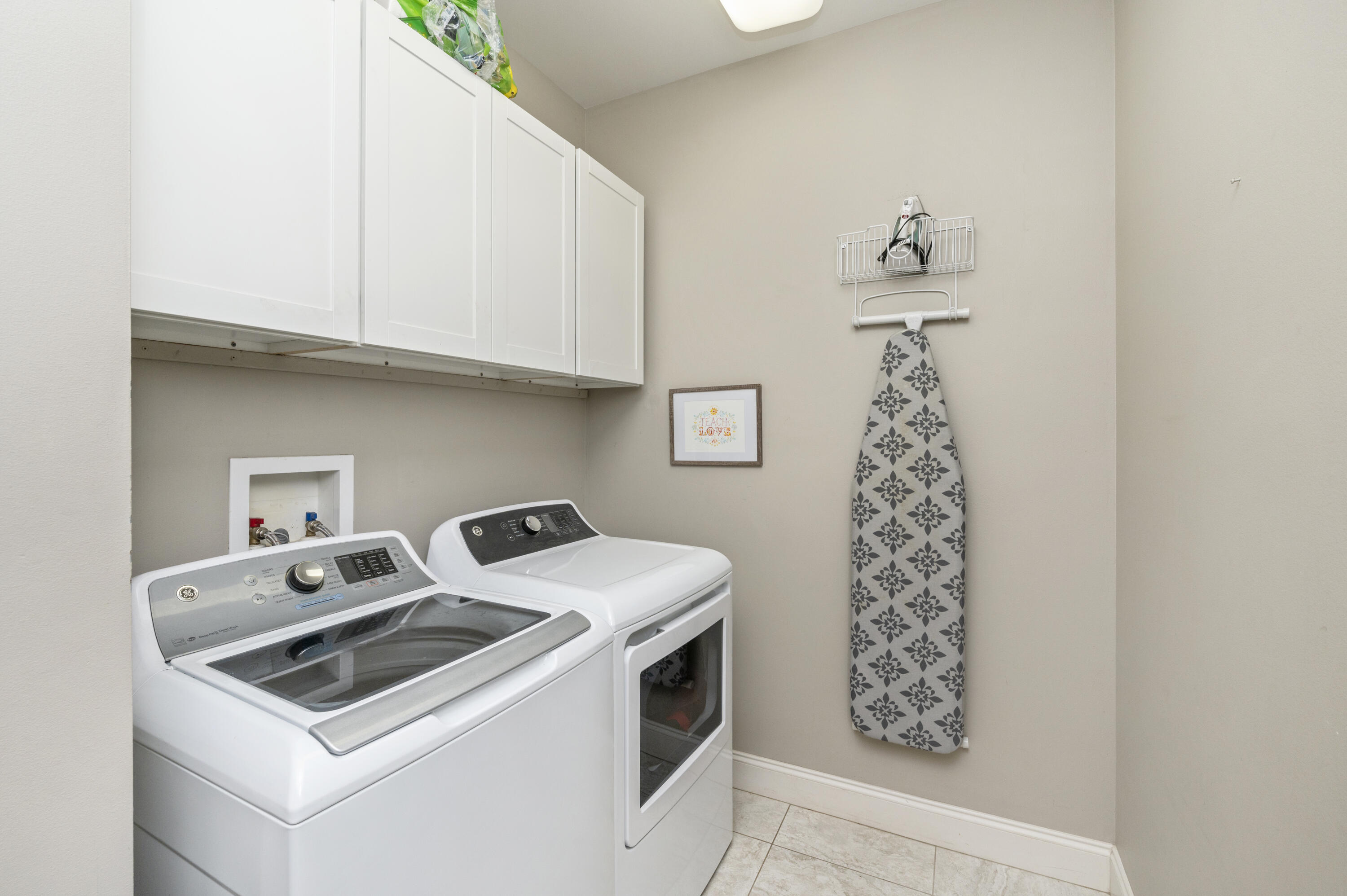 MAGNOLIA WOODS - Residential