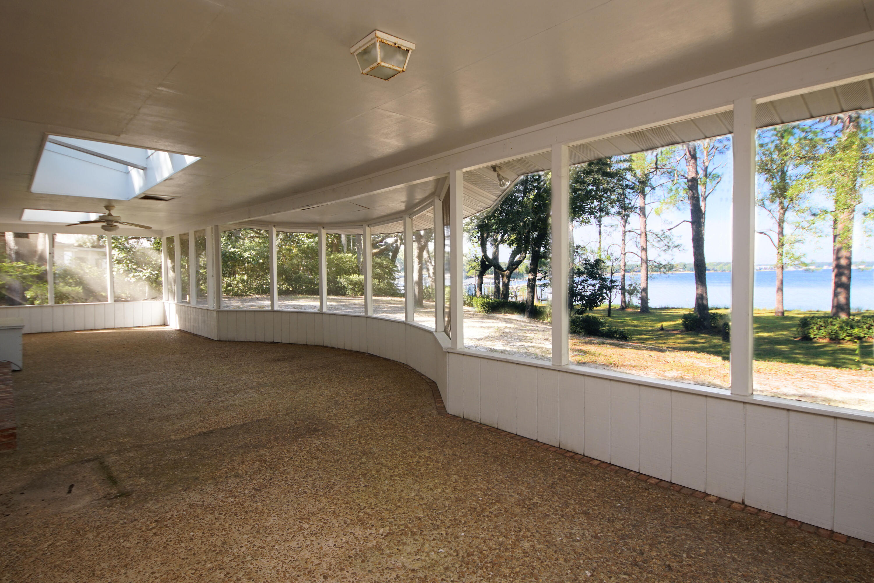 VALPARAISO SHORES - Residential