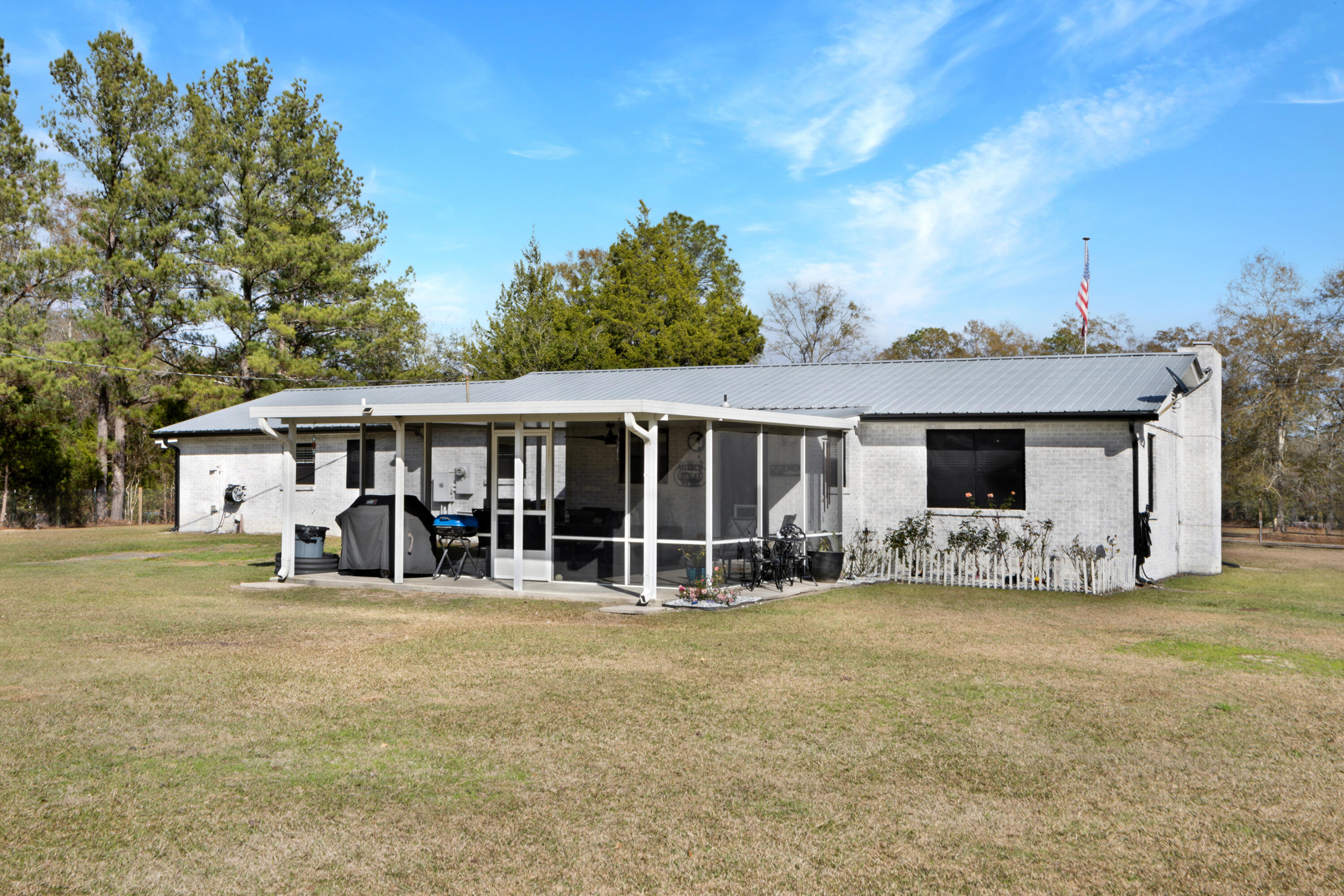 NO RECORDED SUBDIVISION - Residential