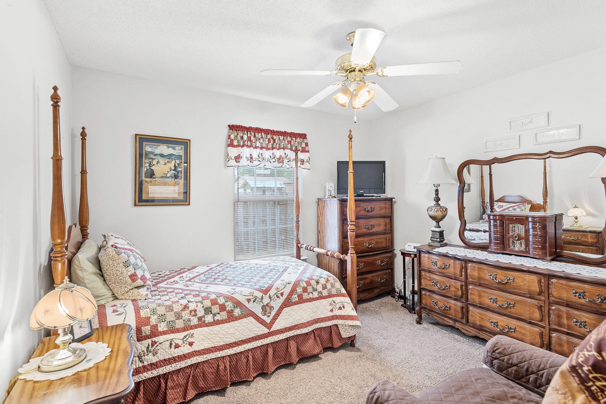 TRIPLE LAKES ESTATES - Residential