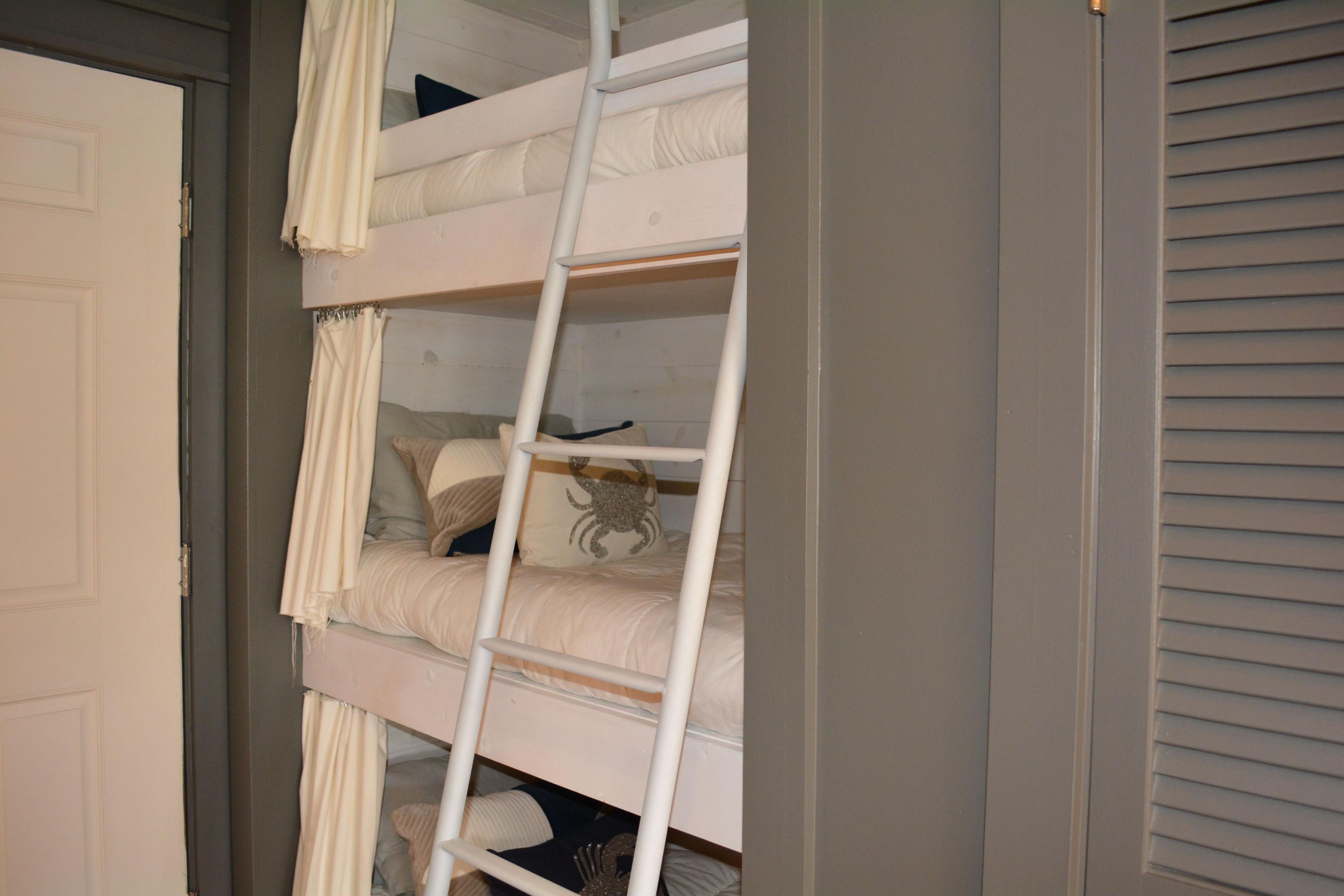 HIDDEN BEACH VILLAS CONDO - Residential