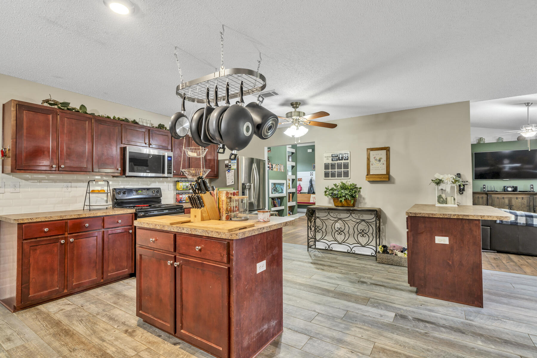 LEE FARMS PH I - Residential