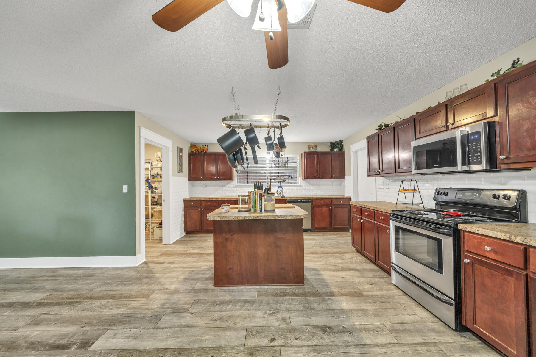 LEE FARMS PH I - Residential