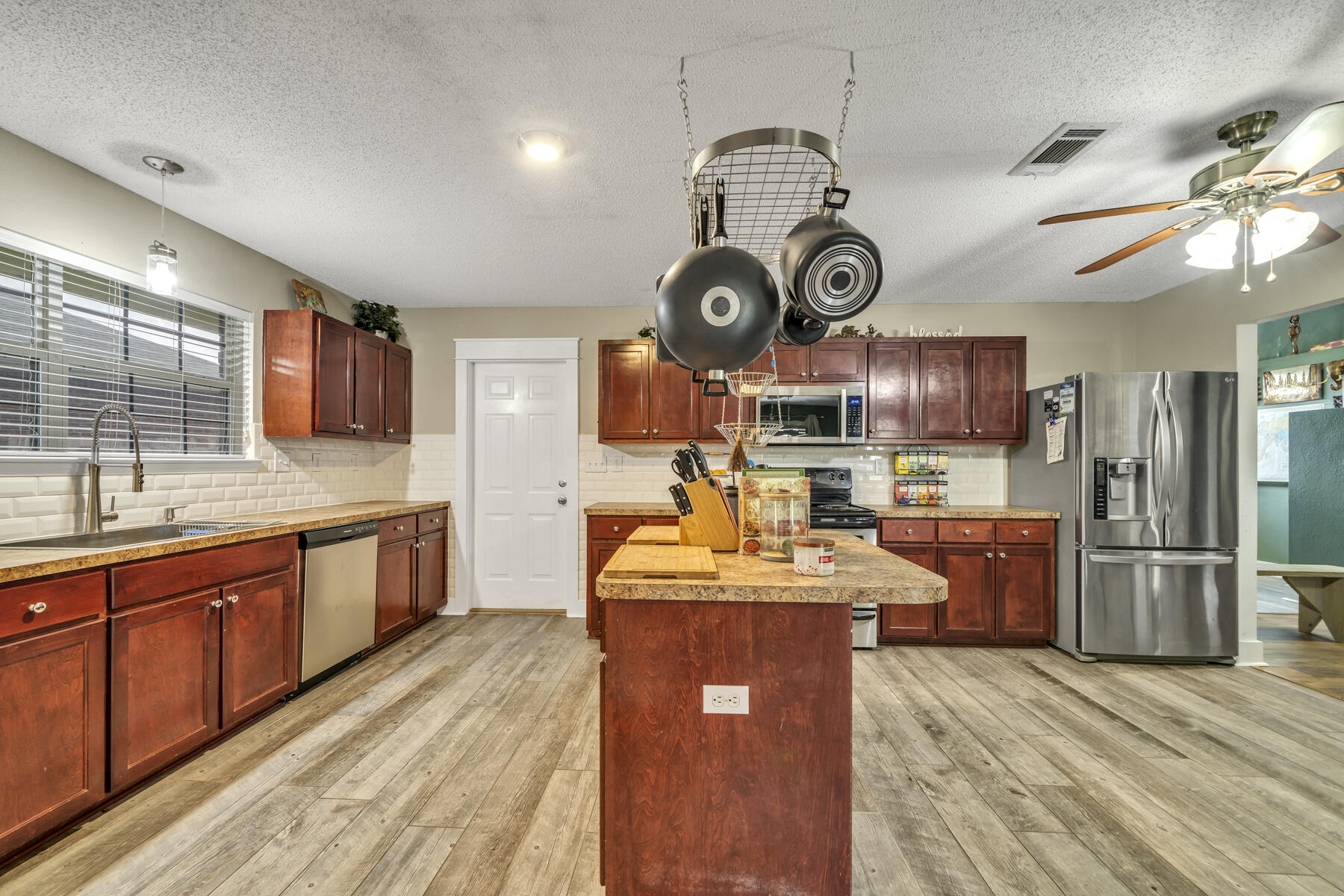 LEE FARMS PH I - Residential