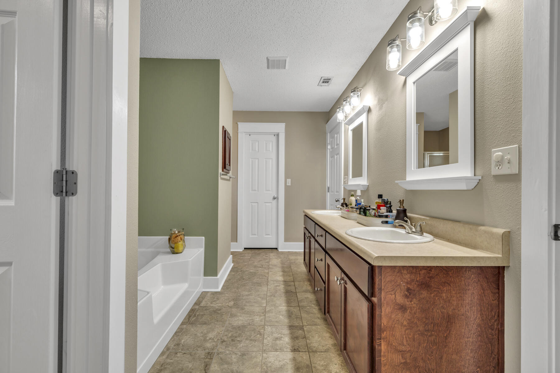 LEE FARMS PH I - Residential