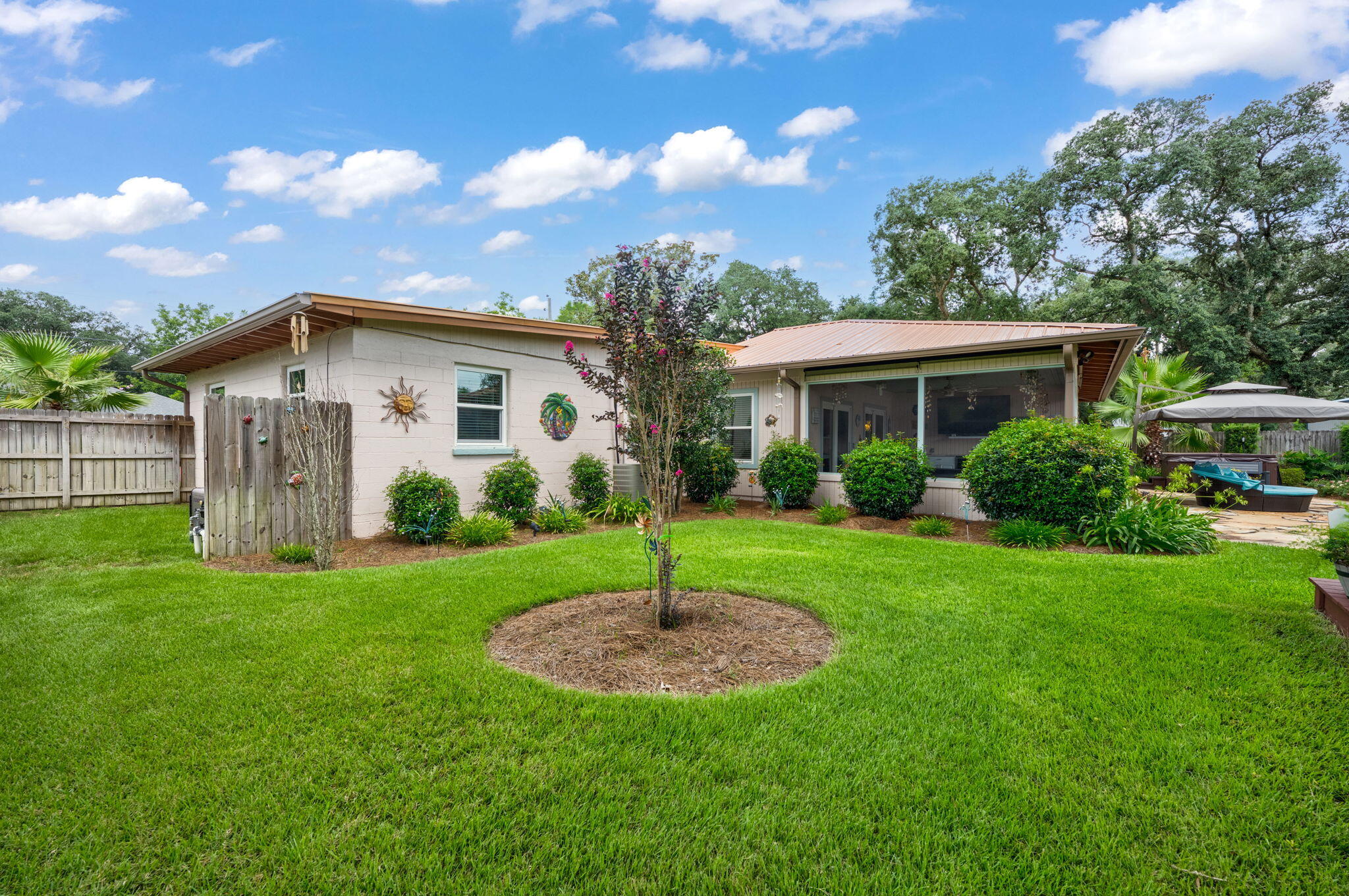 GARNIERS BEACH 2ND - Residential