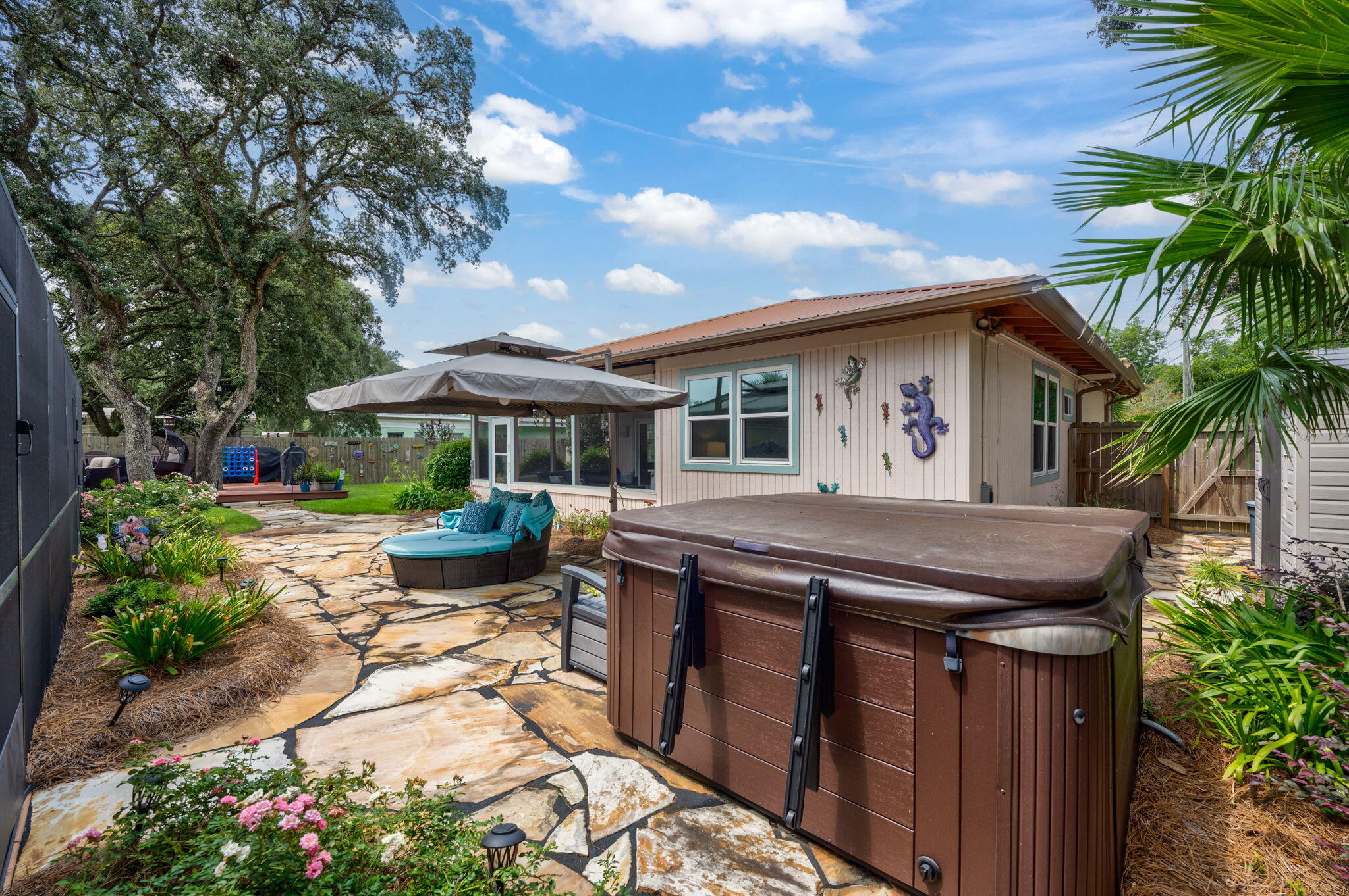 GARNIERS BEACH 2ND - Residential