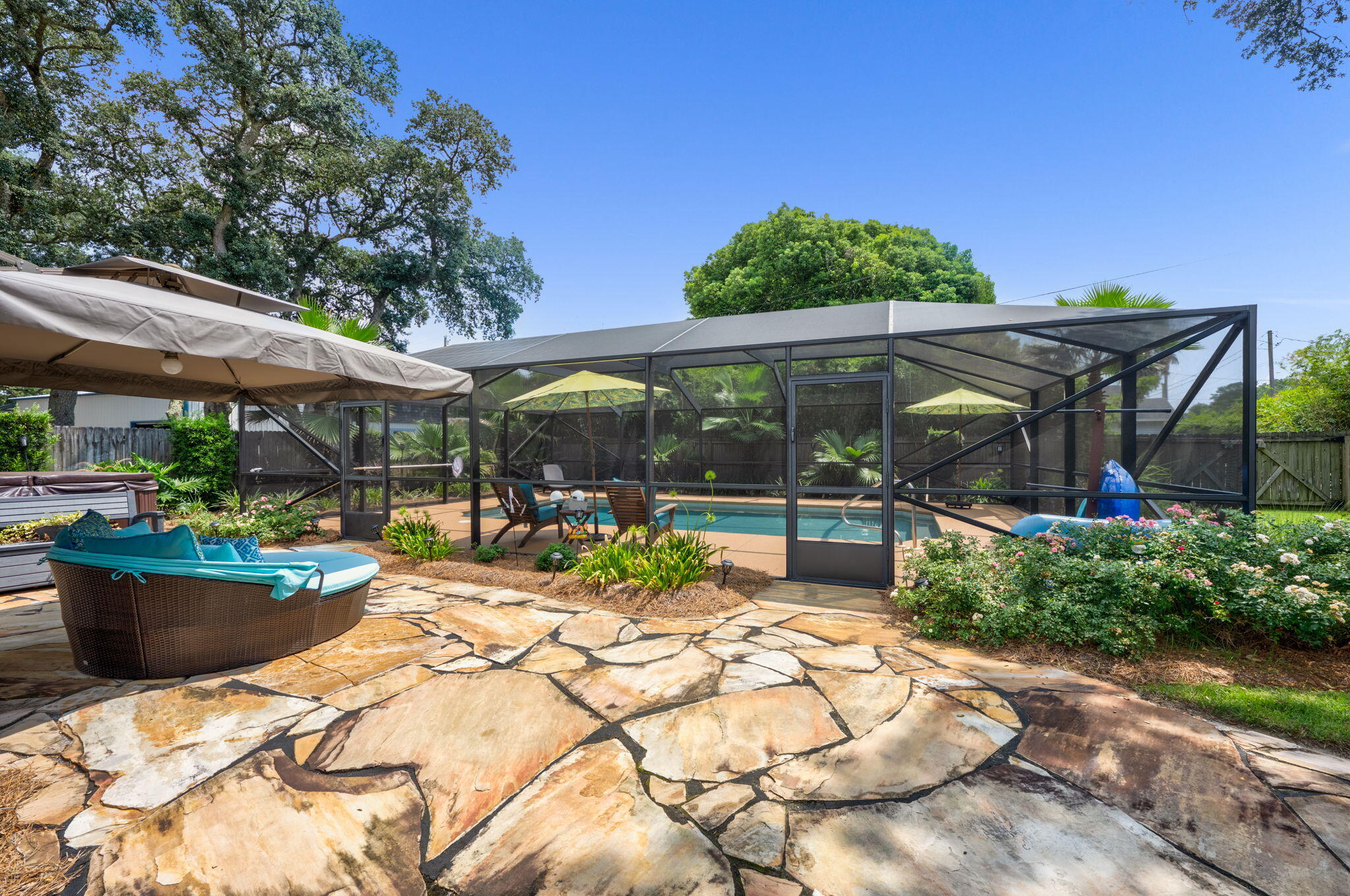 GARNIERS BEACH 2ND - Residential