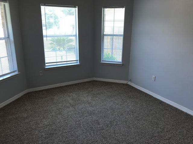 ROANOKE VILLAGE S/D - Residential