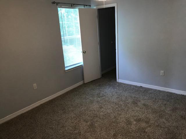 ROANOKE VILLAGE S/D - Residential