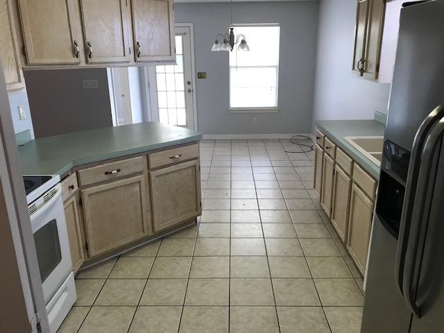 ROANOKE VILLAGE S/D - Residential