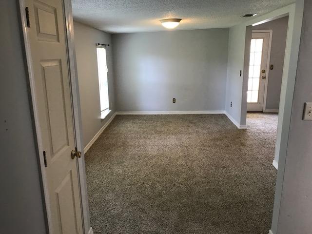 ROANOKE VILLAGE S/D - Residential