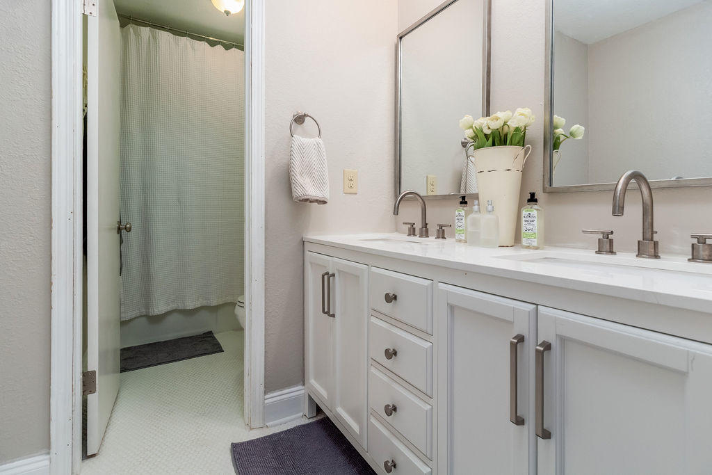 CORDOVA PARK - Residential