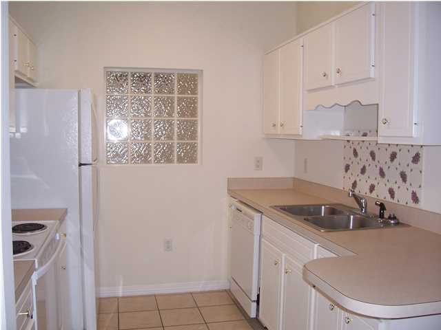 THE OAKS AT NICEVILLE PH I - Residential Lease