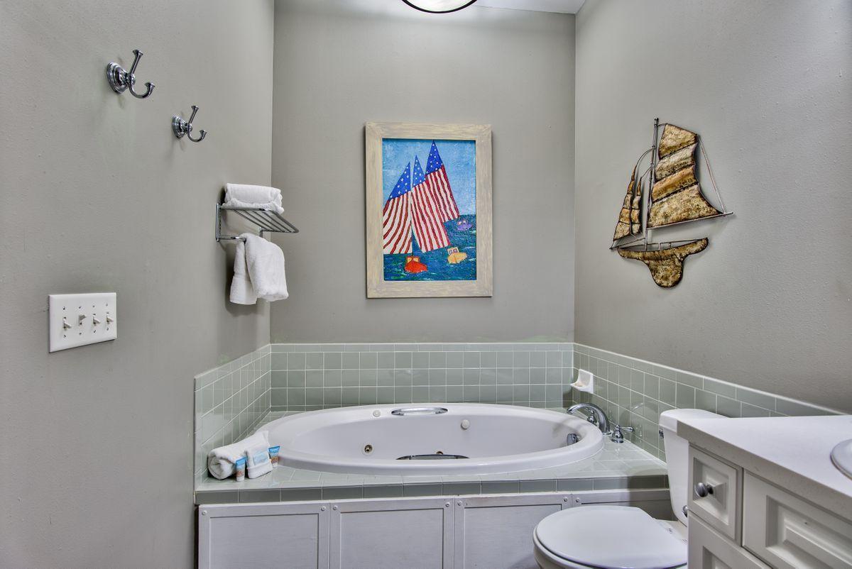 INN AT GULF PLACE - Residential