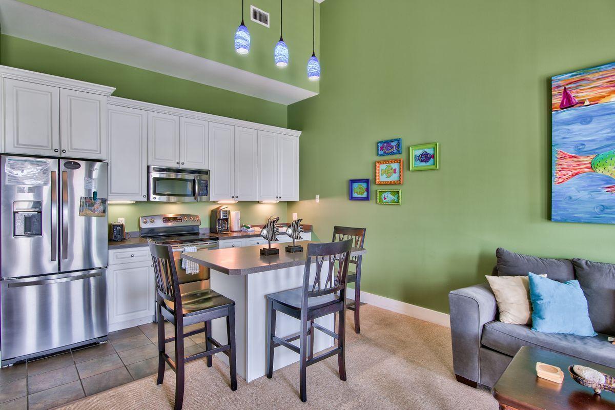 INN AT GULF PLACE - Residential