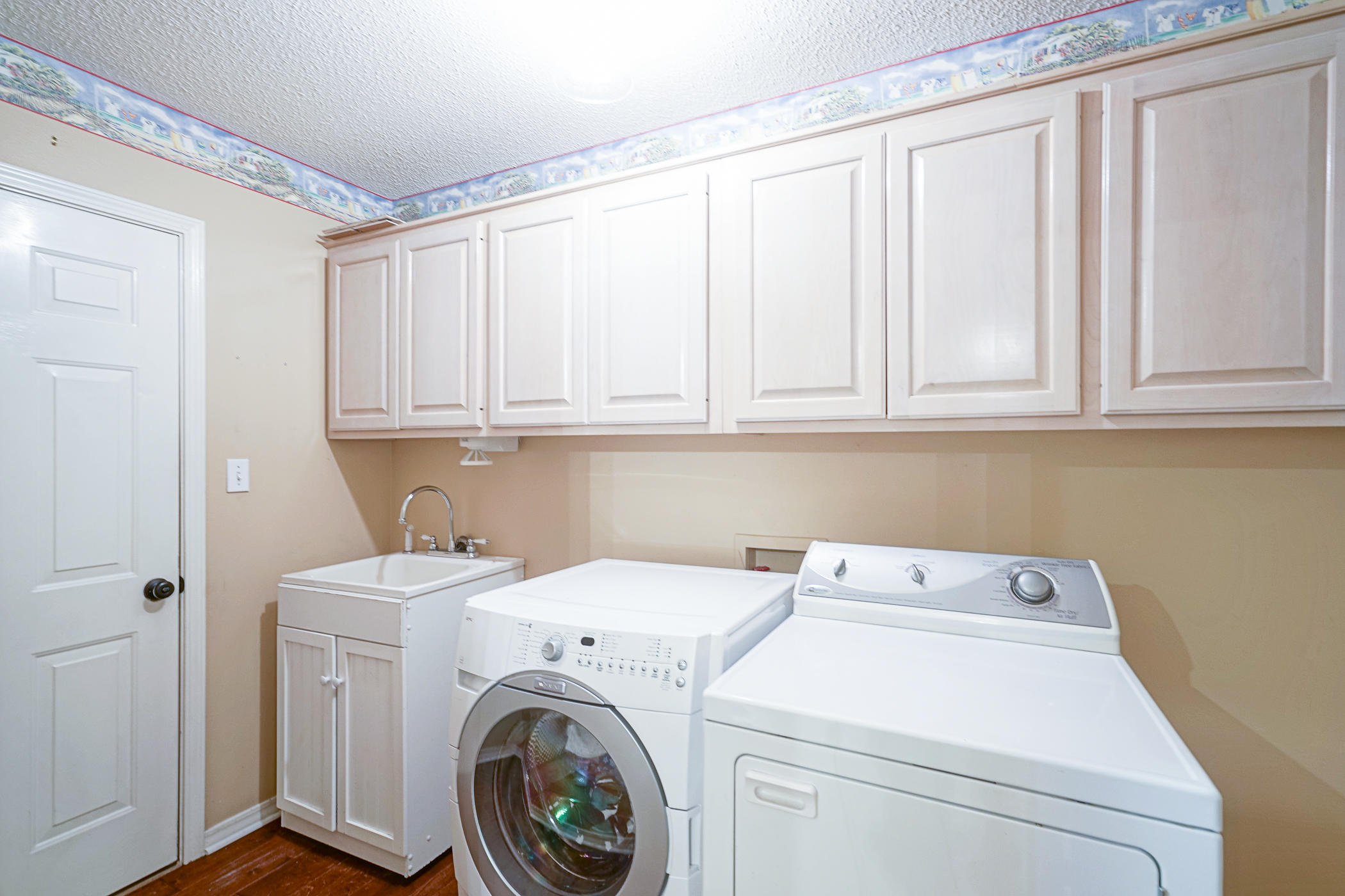 PARKWOOD ESTATES PH 2 BLUEWATER BAY - Residential