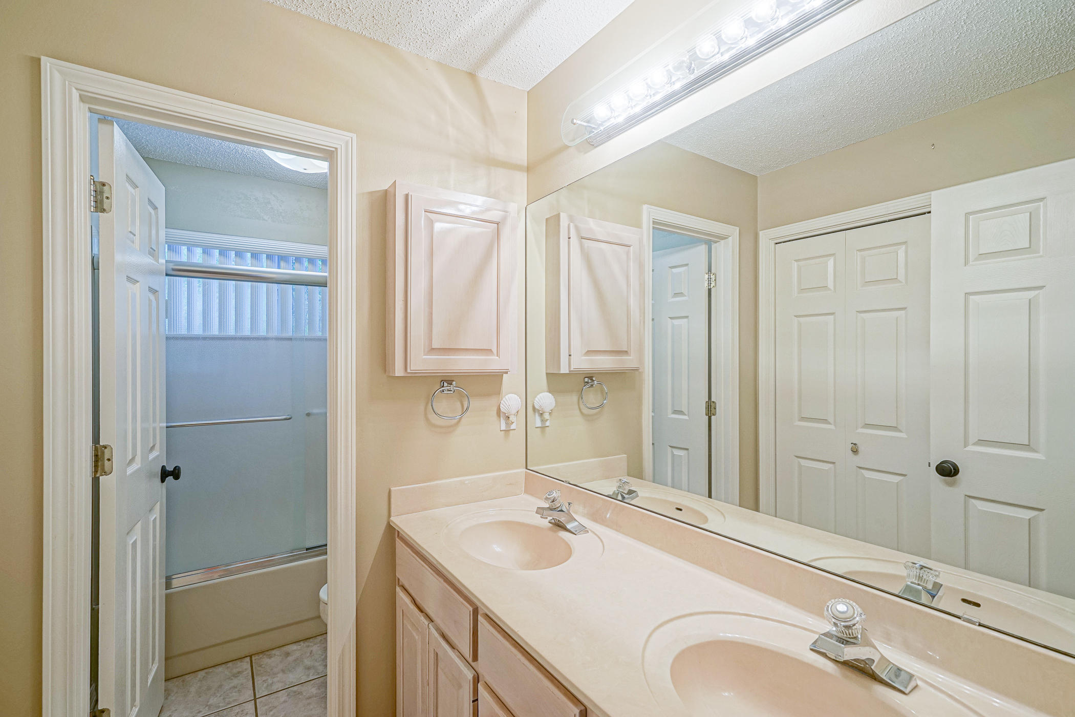 PARKWOOD ESTATES PH 2 BLUEWATER BAY - Residential