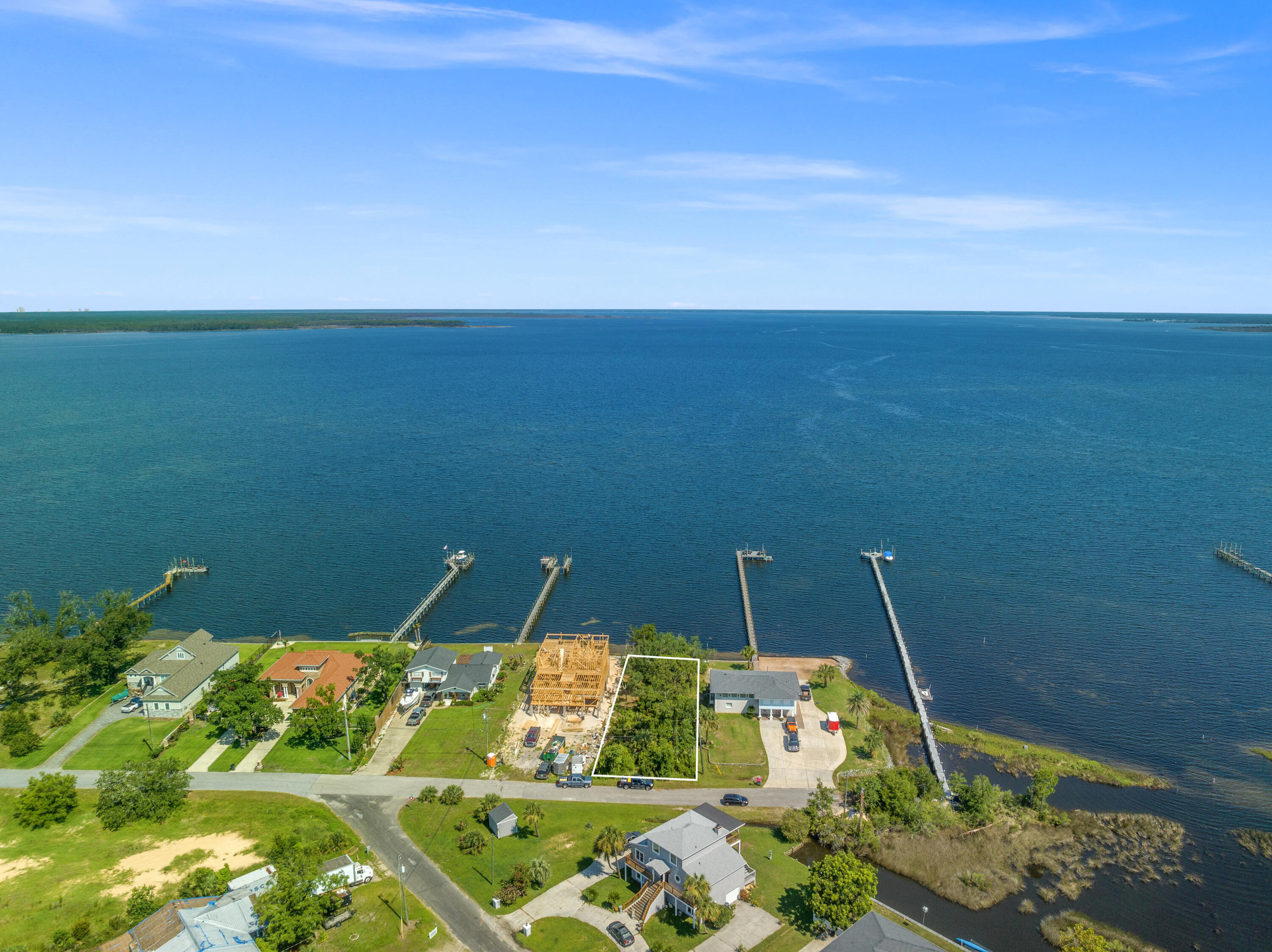BAYVIEW HEIGHTS - Land