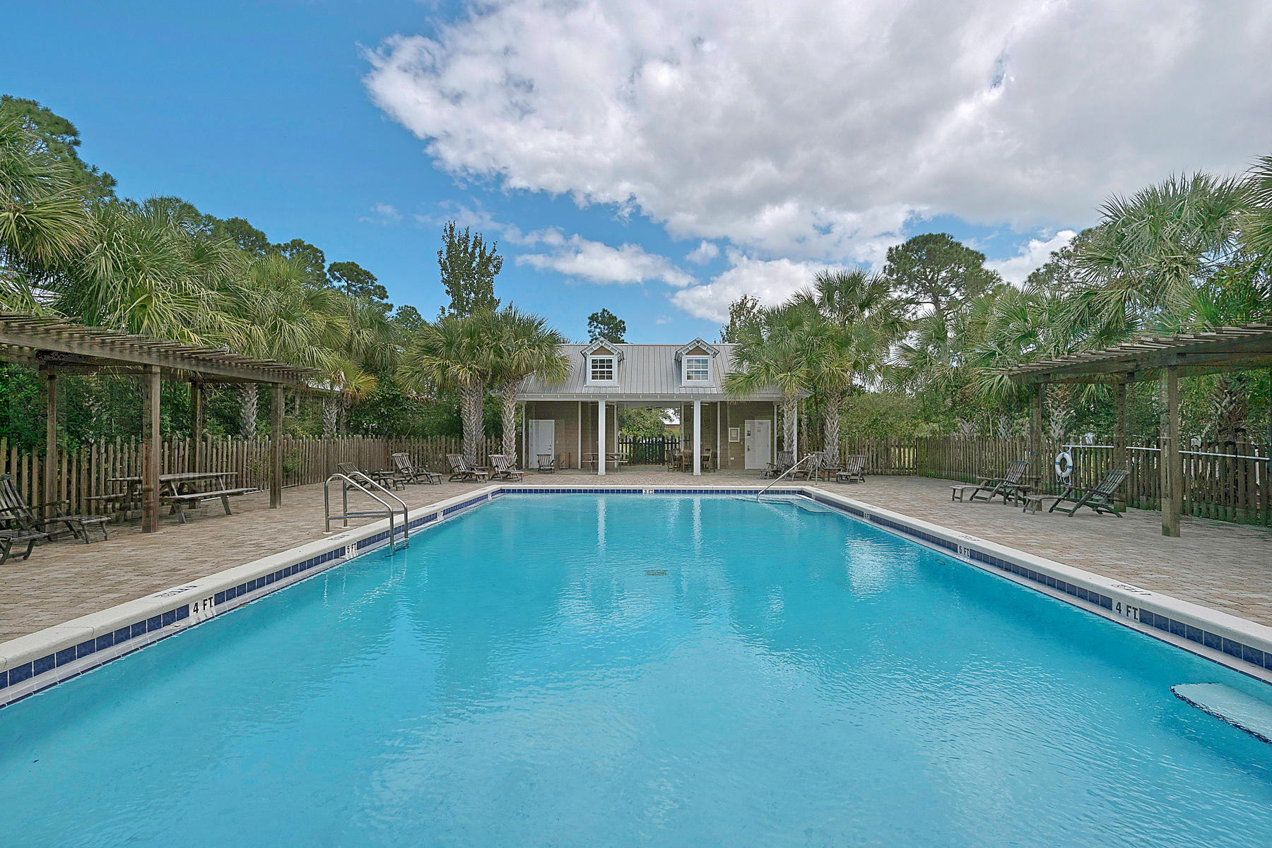 HIDDEN GROVE - Residential