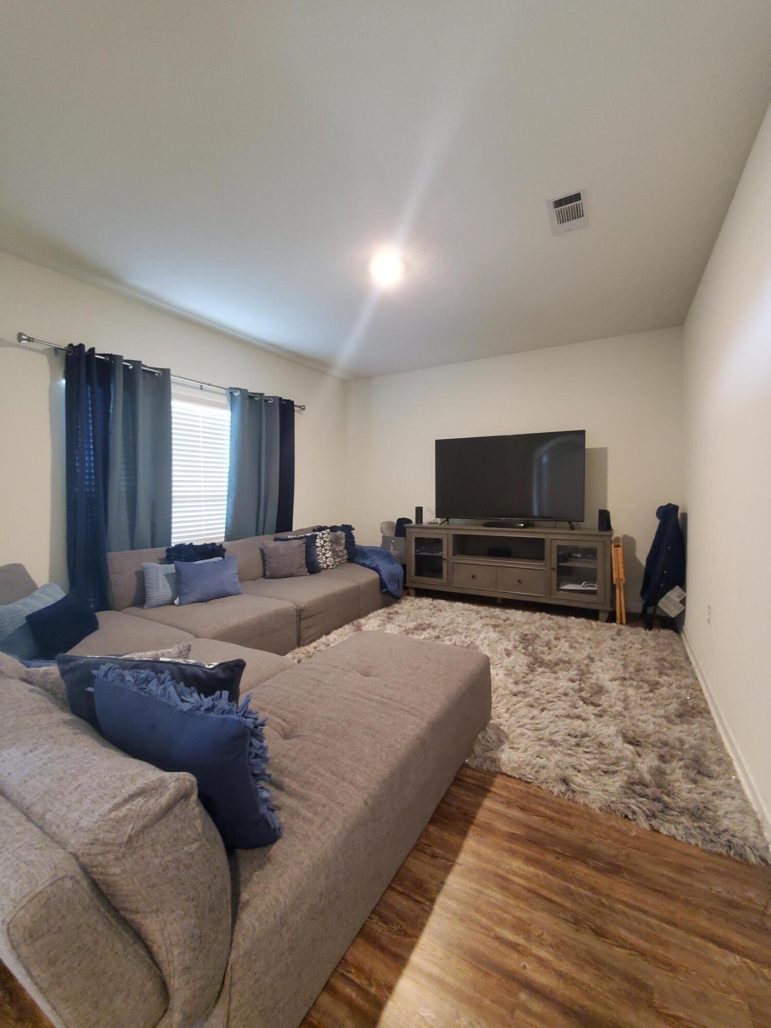 Redstone Commons - Residential Lease