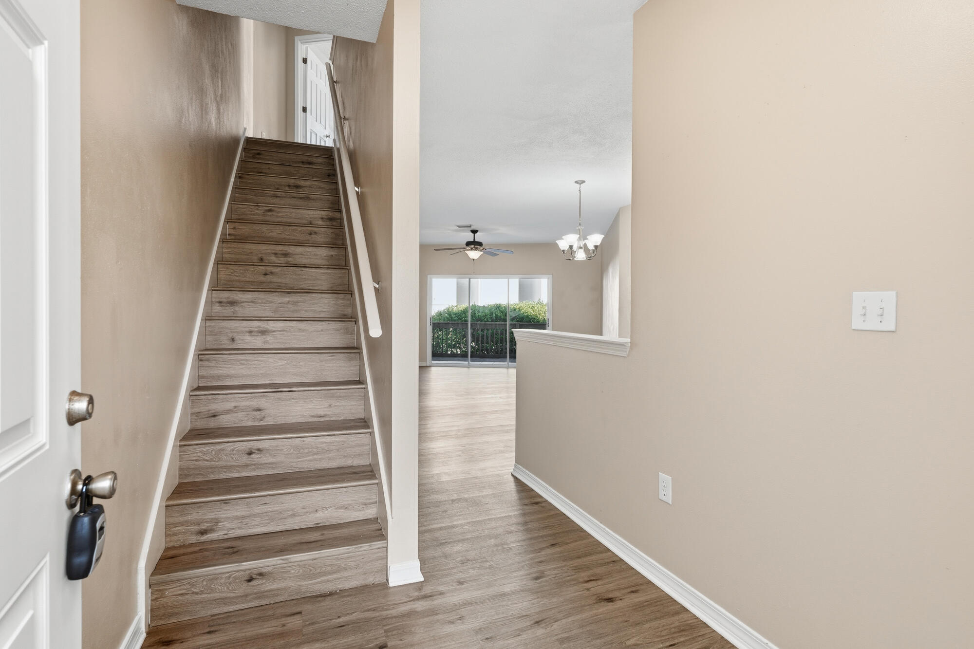 HIDDEN BAY VILLAGE - Residential