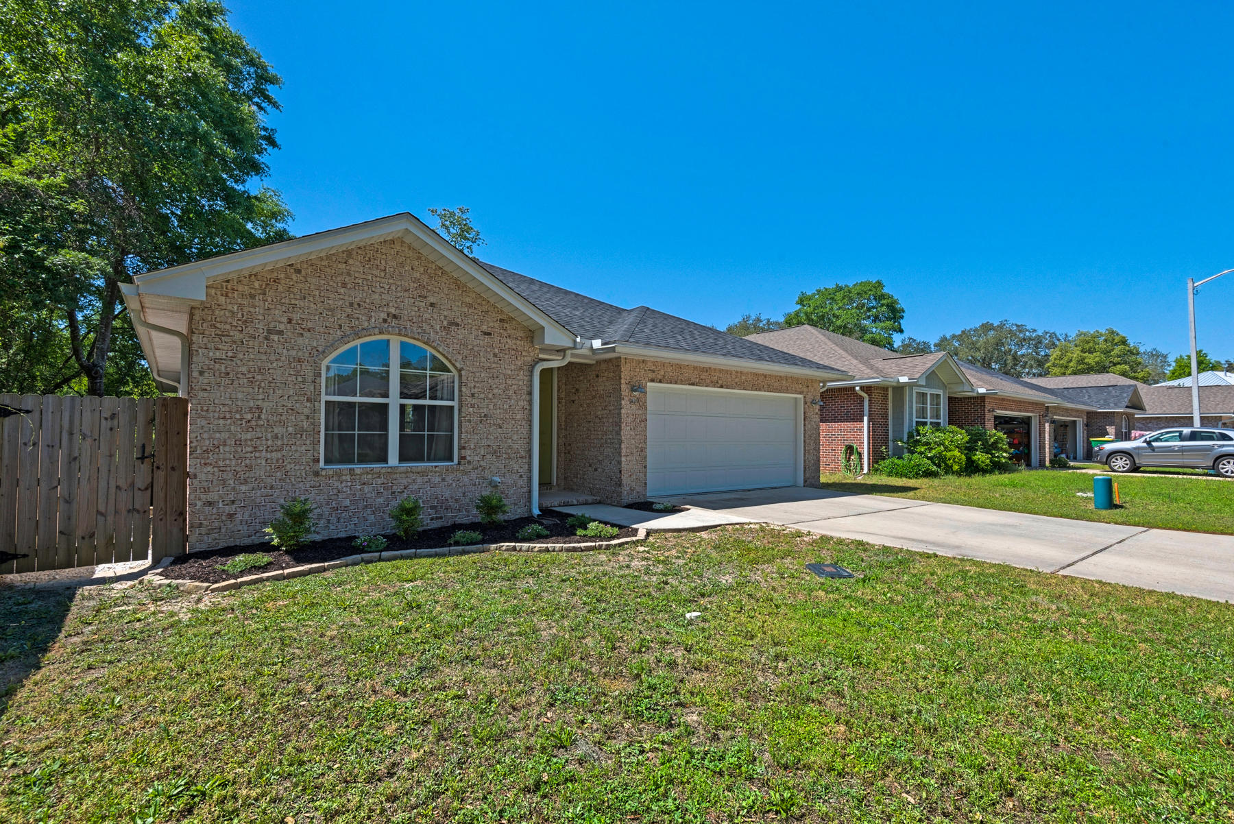 BAY BREEZE - Residential