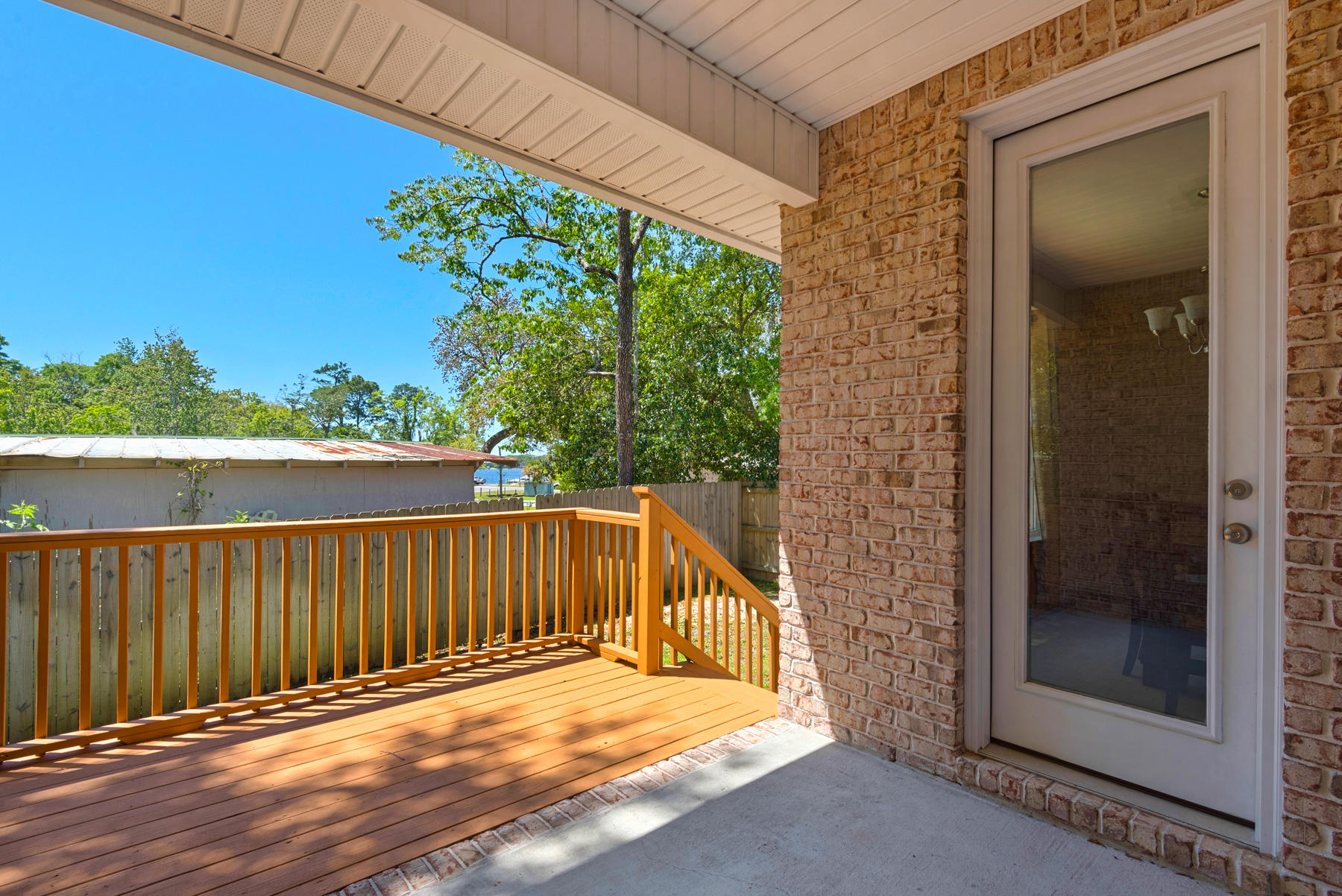 BAY BREEZE - Residential