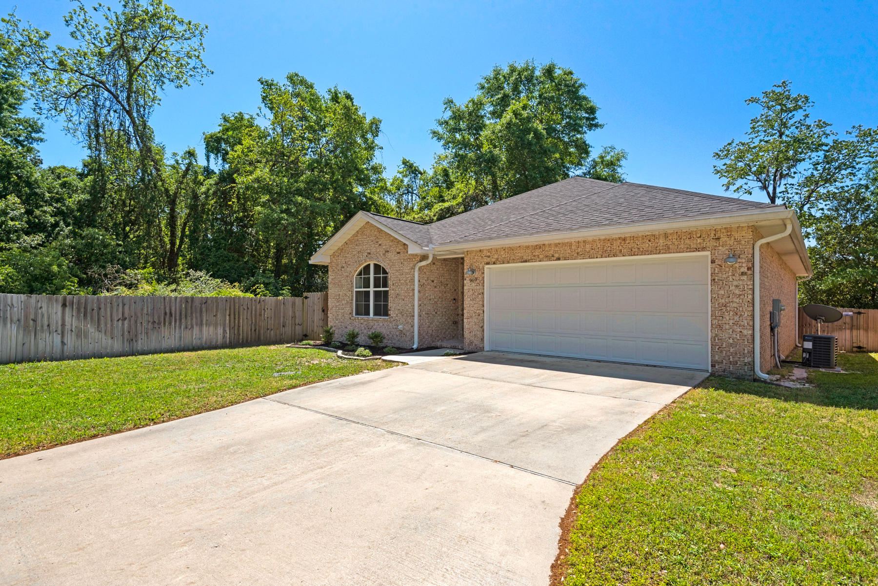 BAY BREEZE - Residential