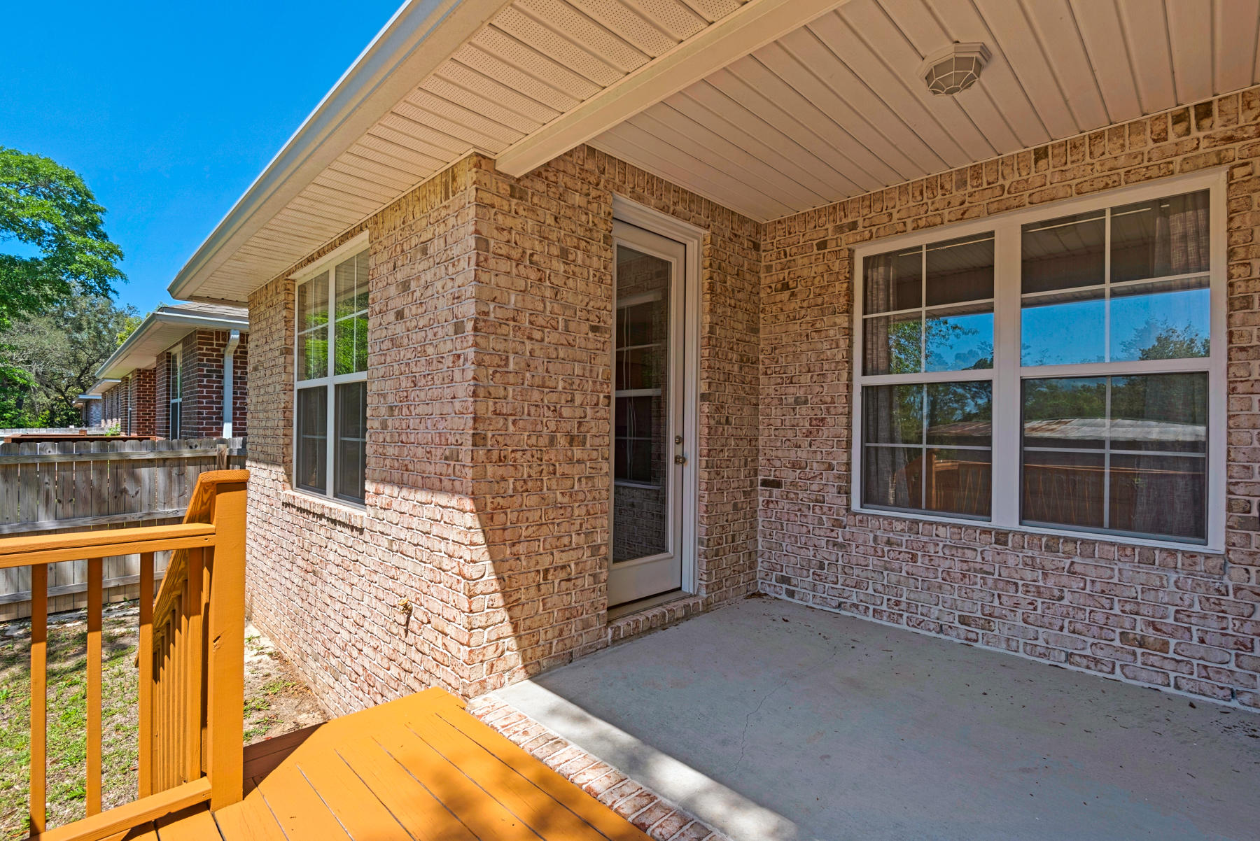 BAY BREEZE - Residential