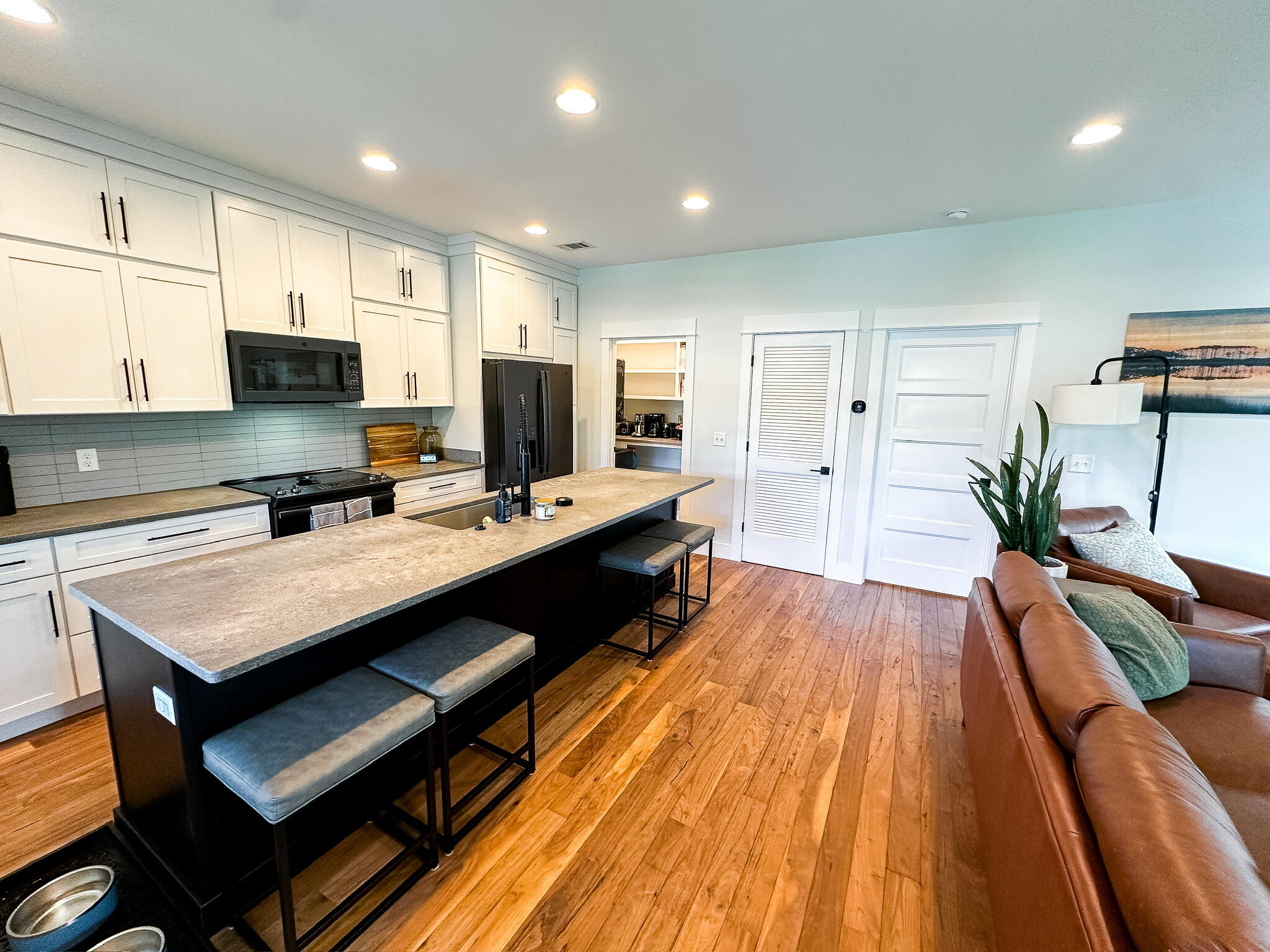 Daughettes 1st Addition - Residential