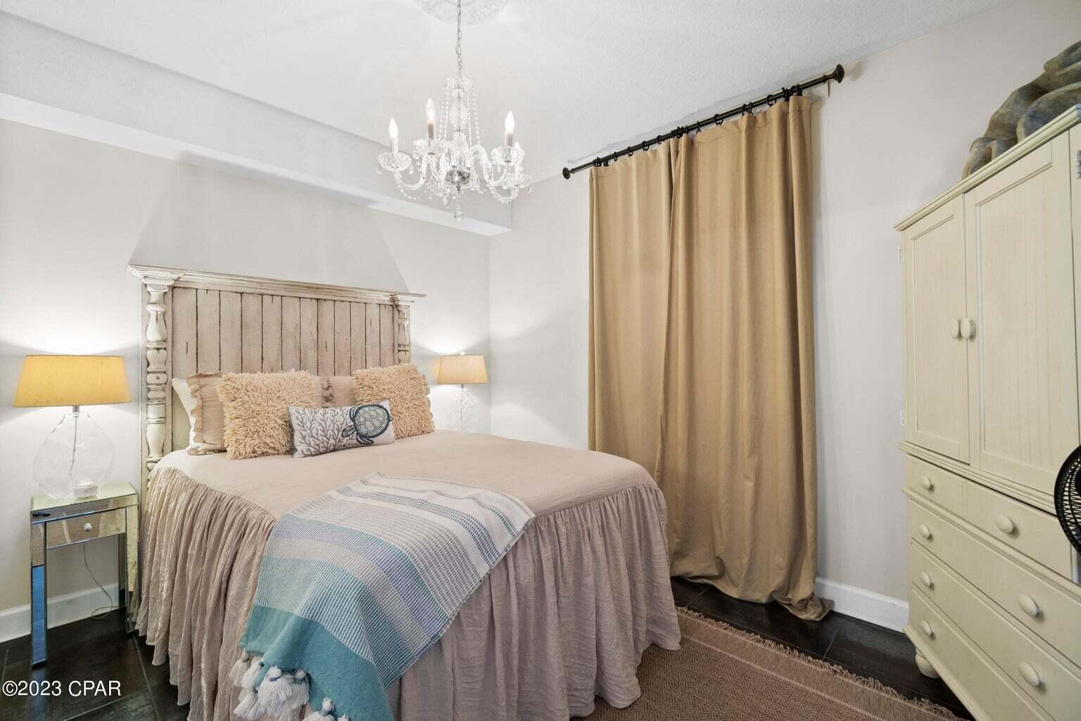 EMERALD ISLE - Residential