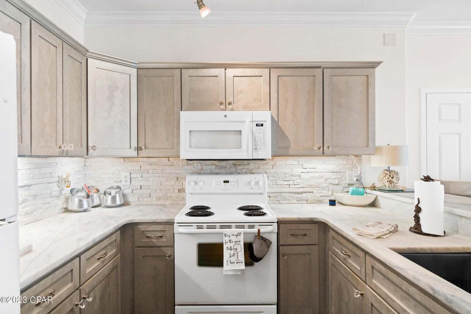 EMERALD ISLE - Residential