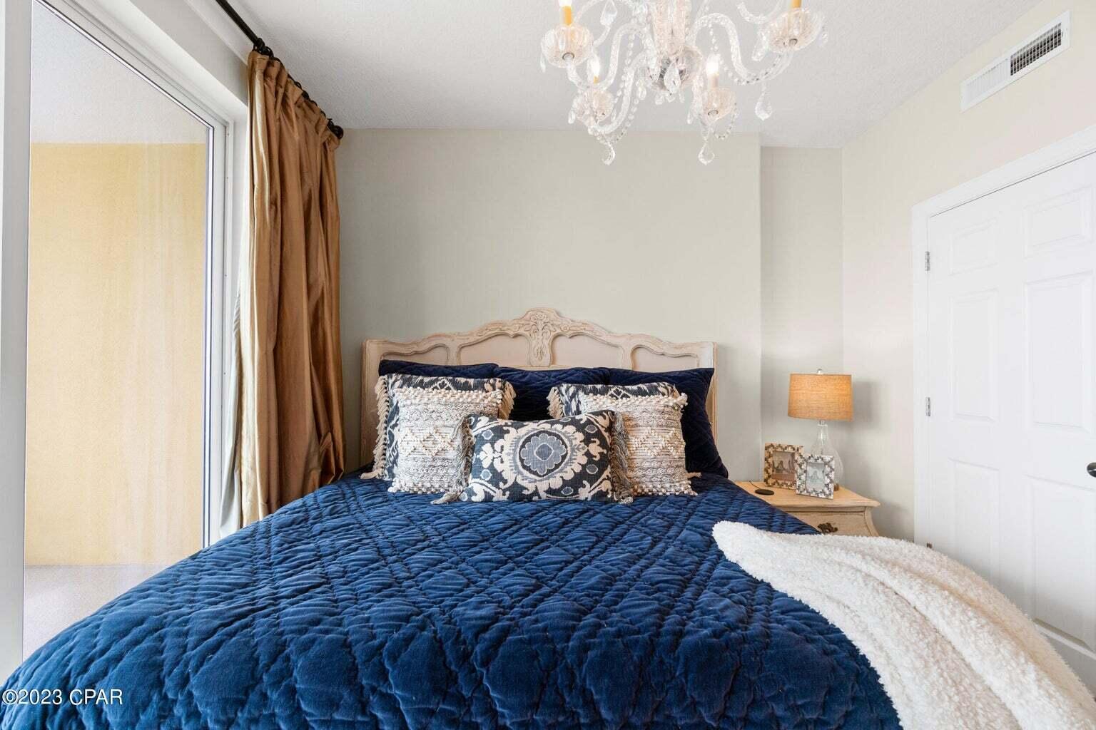 EMERALD ISLE - Residential