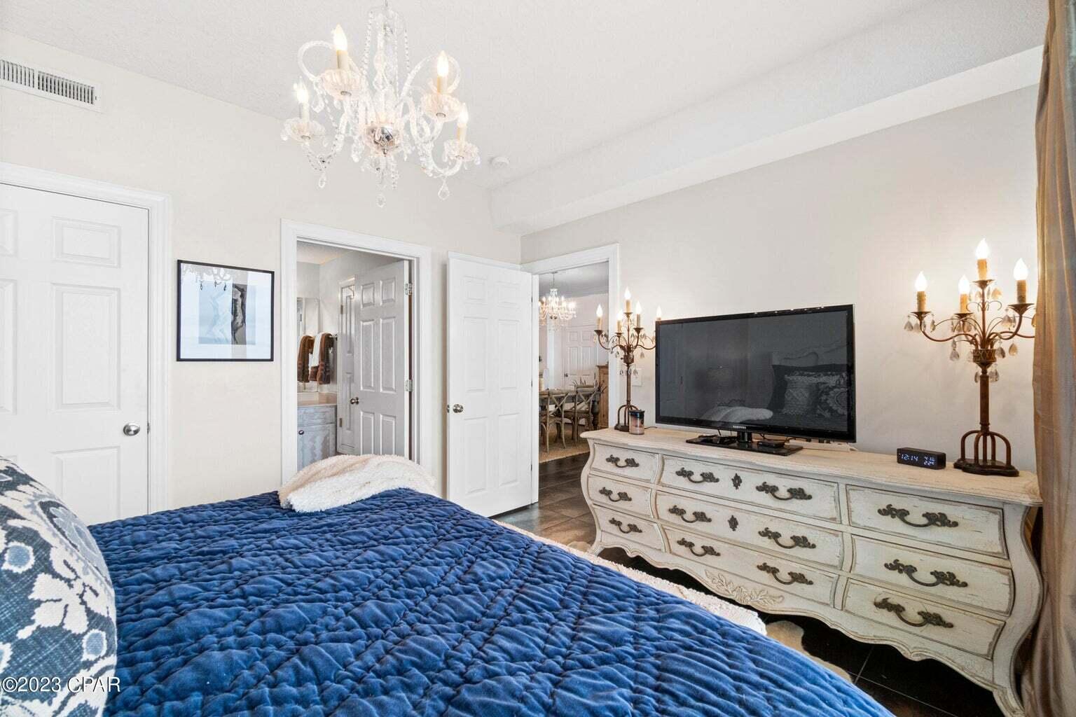 EMERALD ISLE - Residential