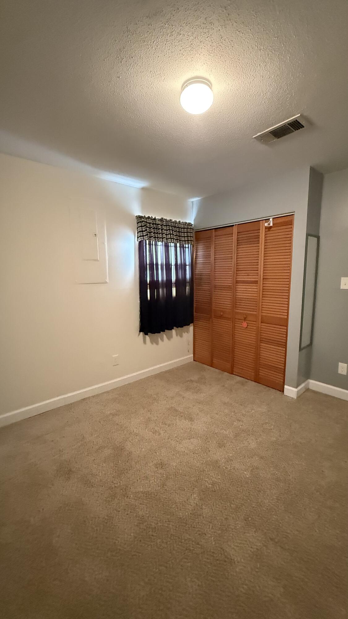 MUNICIPAL 2ND ADD LOT 20 BLK F - Residential