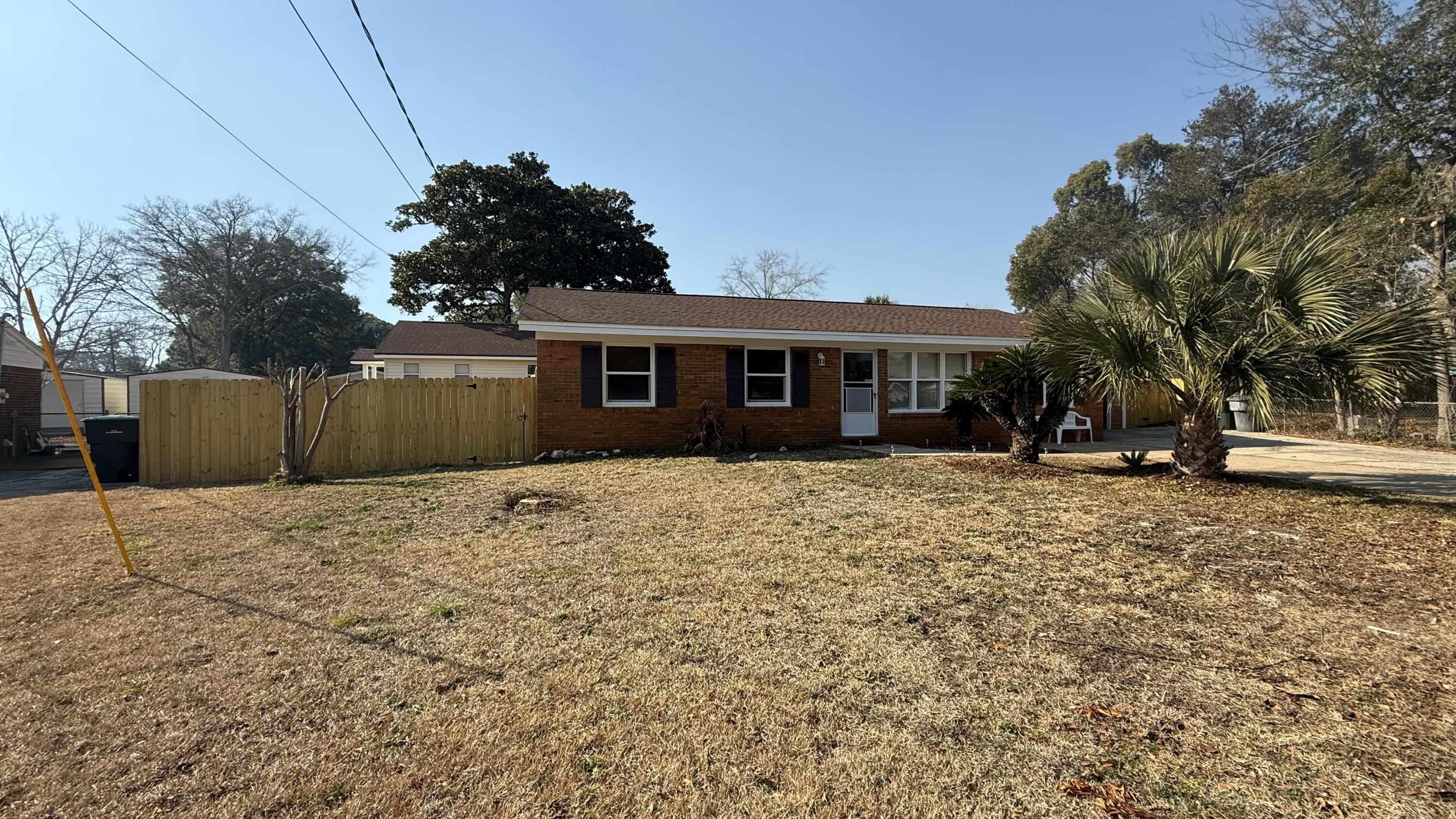 MUNICIPAL 2ND ADD LOT 20 BLK F - Residential