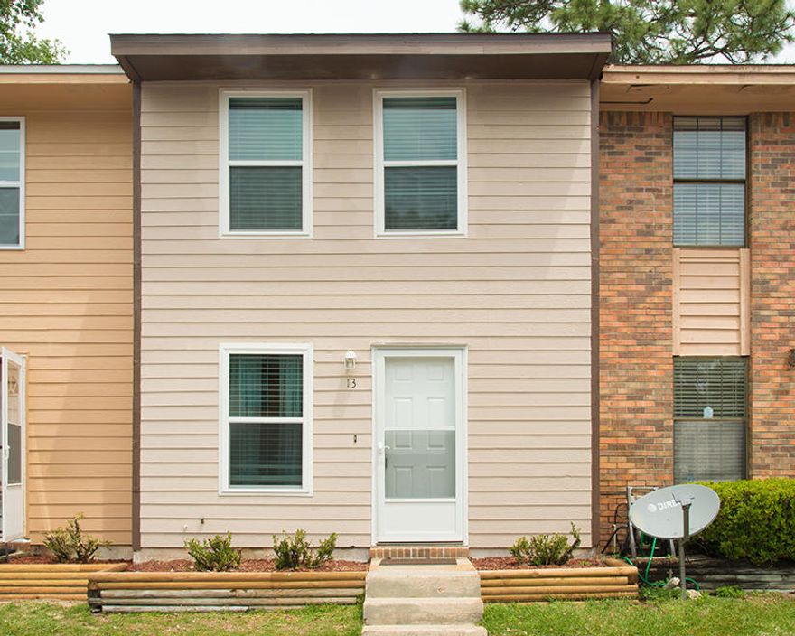 Beautifully redone townhome in mid Fort Walton Beach. Close to both bases. NO carpet! Inside laundry room and washer/dryer are provided. NO pets allowed and lawn care is provided by the HOA. Owner also provides quarterly pest control.