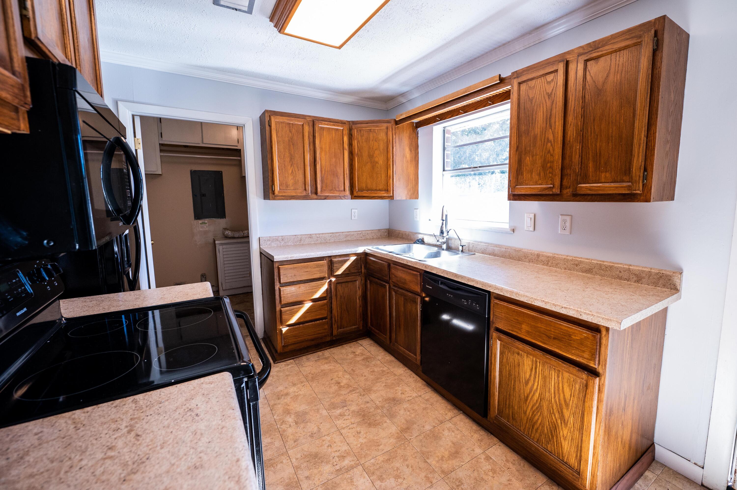 PINECREST HILLS - Residential