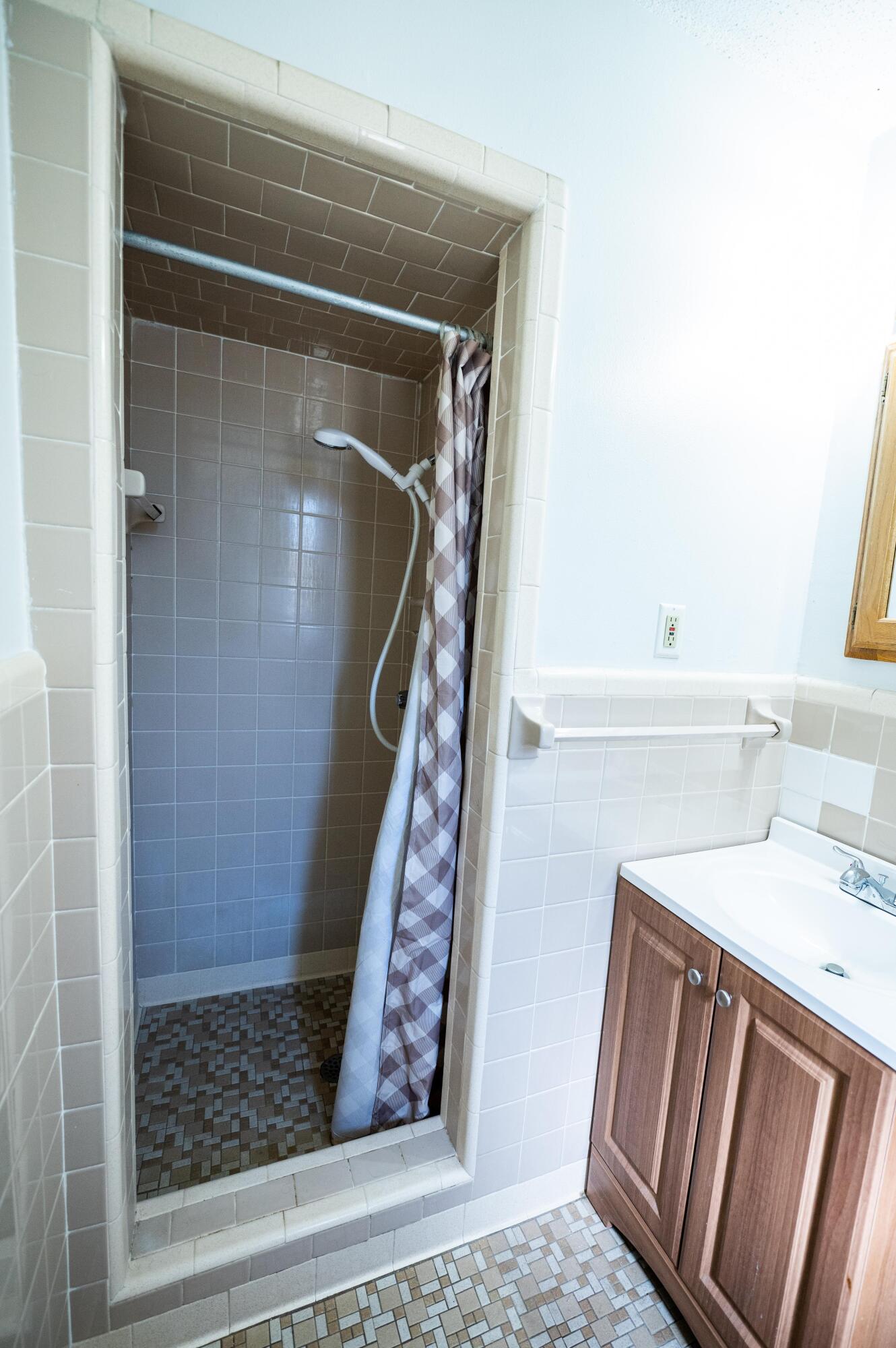 PINECREST HILLS - Residential