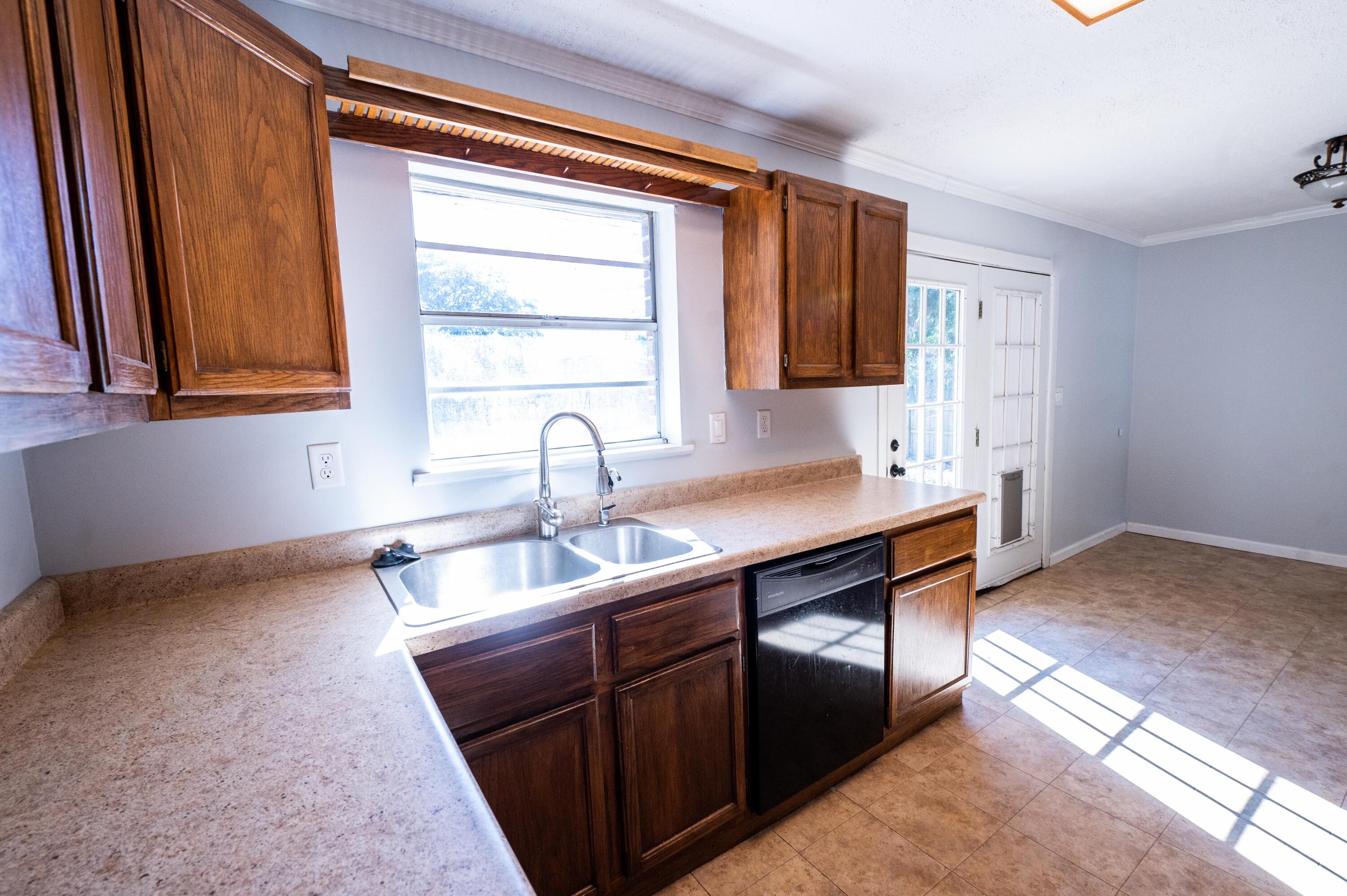 PINECREST HILLS - Residential