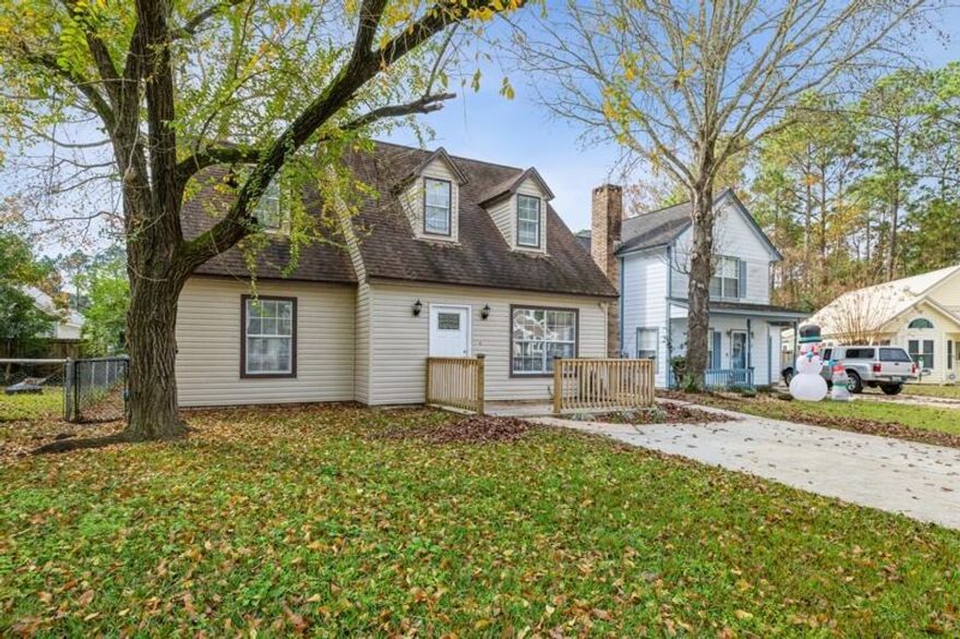 4 bedroom, 2.5 bath home in Central Fort Walton Beach! Kitchen overlooks the living space and has views out the front and back of the house! Downstairs you will find the primary bedroom with an upgraded bathroom and shower. Off of the living room is a half bath and the laundry room. Upstairs has 3 additional bedrooms with extra storage and closet spaces. Enjoy your morning coffee on the front deck or on the open back porch. The separate room off of the back of the house gives ample space for yard tools and additional storage.